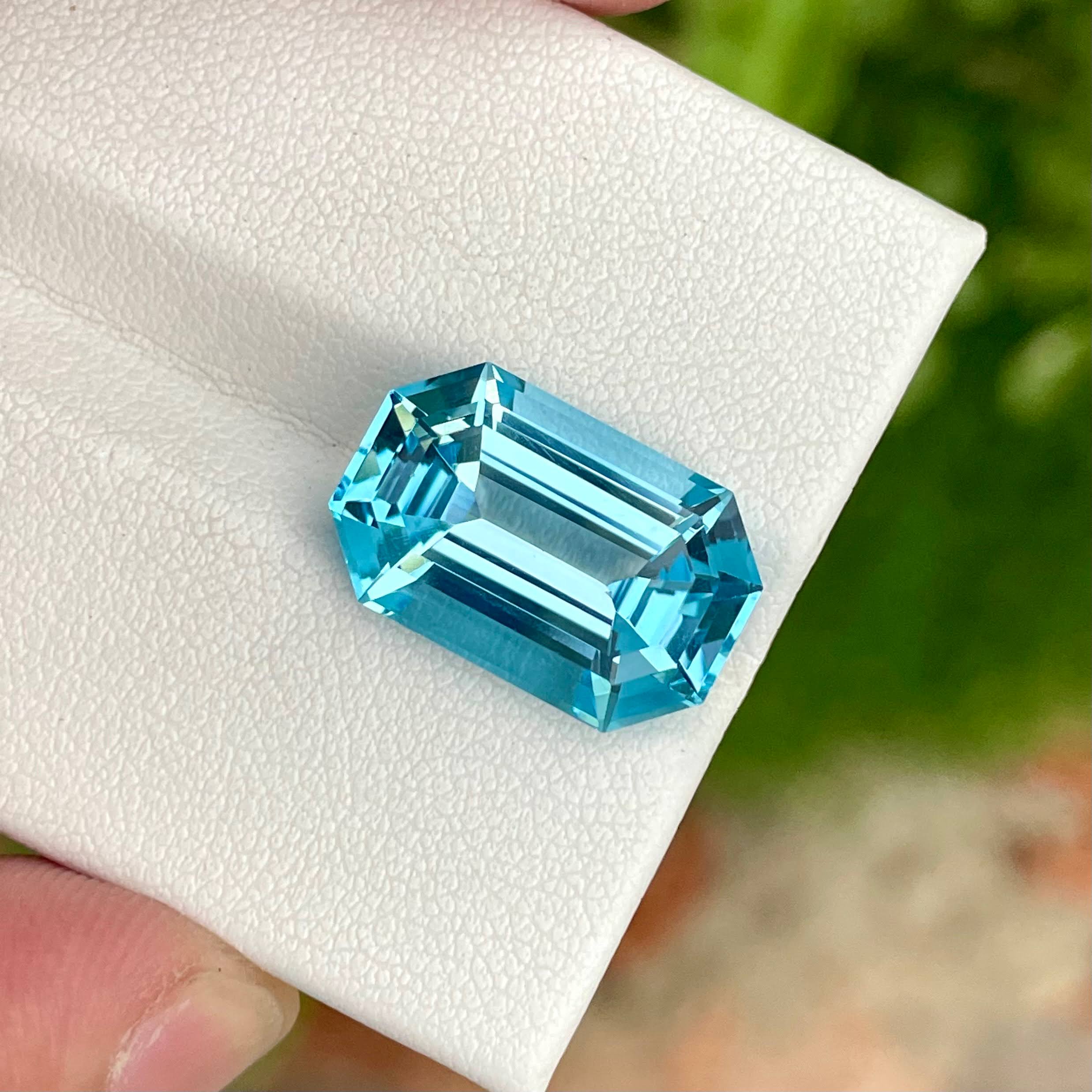 13.65 Carats Blue Topaz Emerald Cut