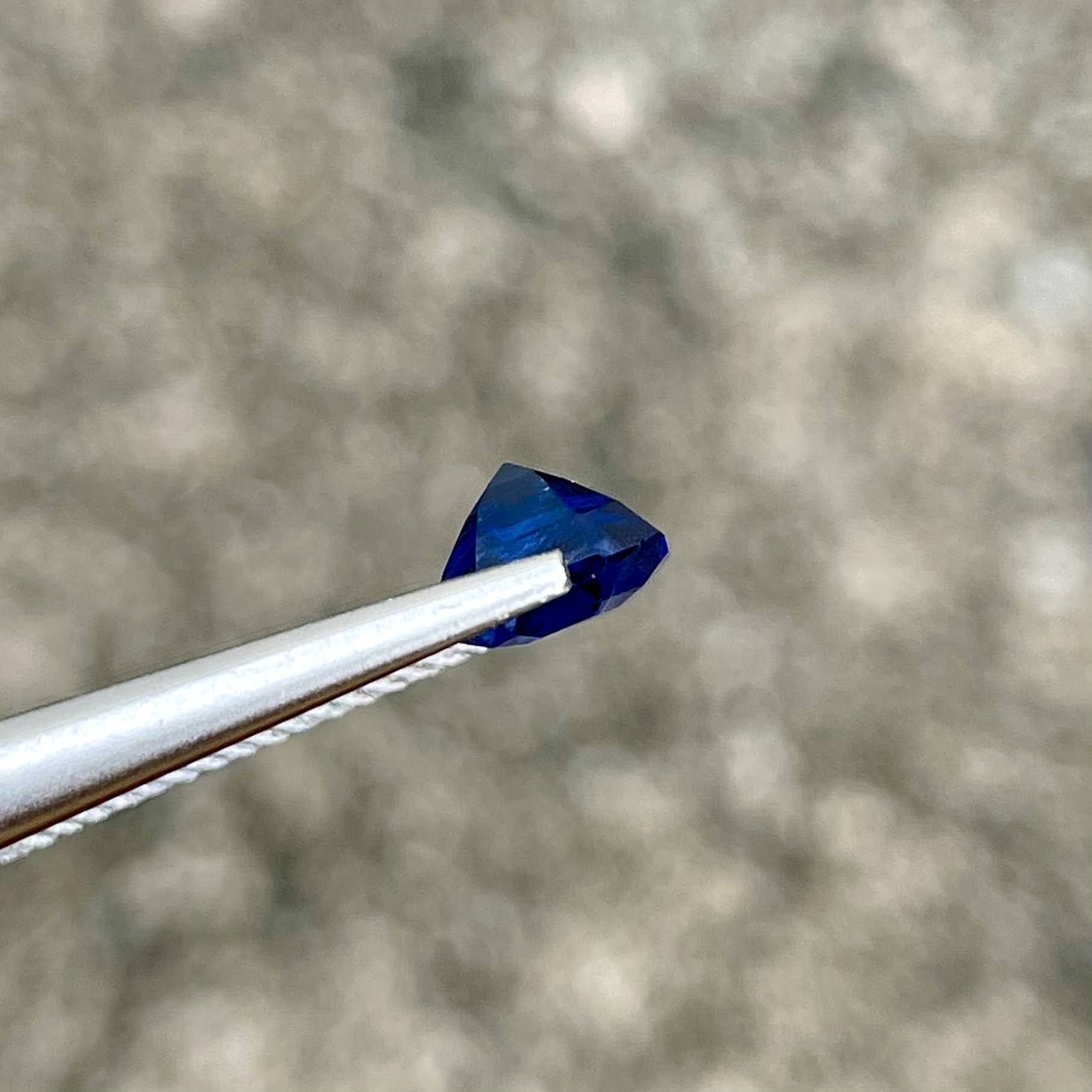 2.07 Carats Blue Sapphire Gemstone