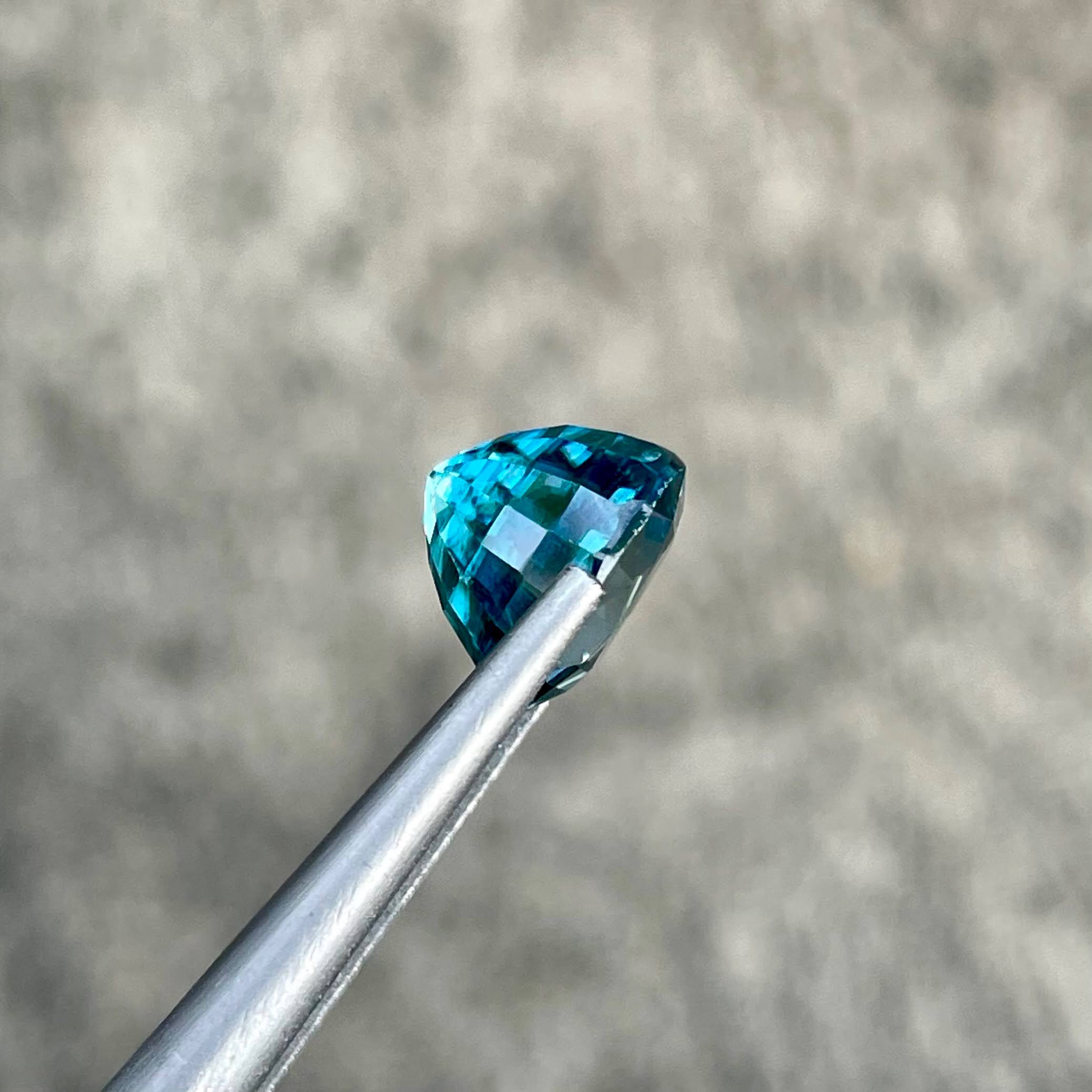 5.15 Carats Blue Zircon Round Stone