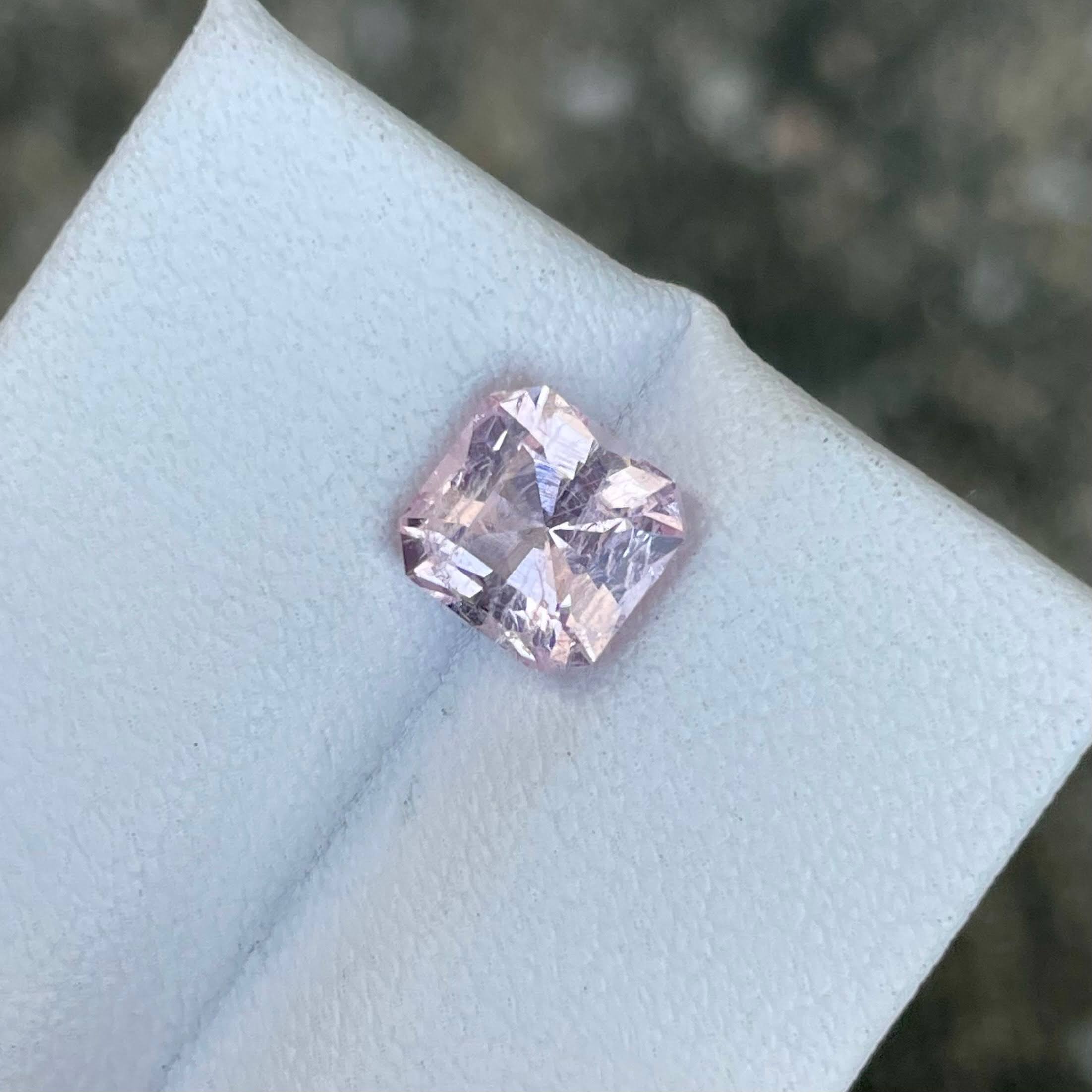 1.54 Carats Pink Morganite Gemstone