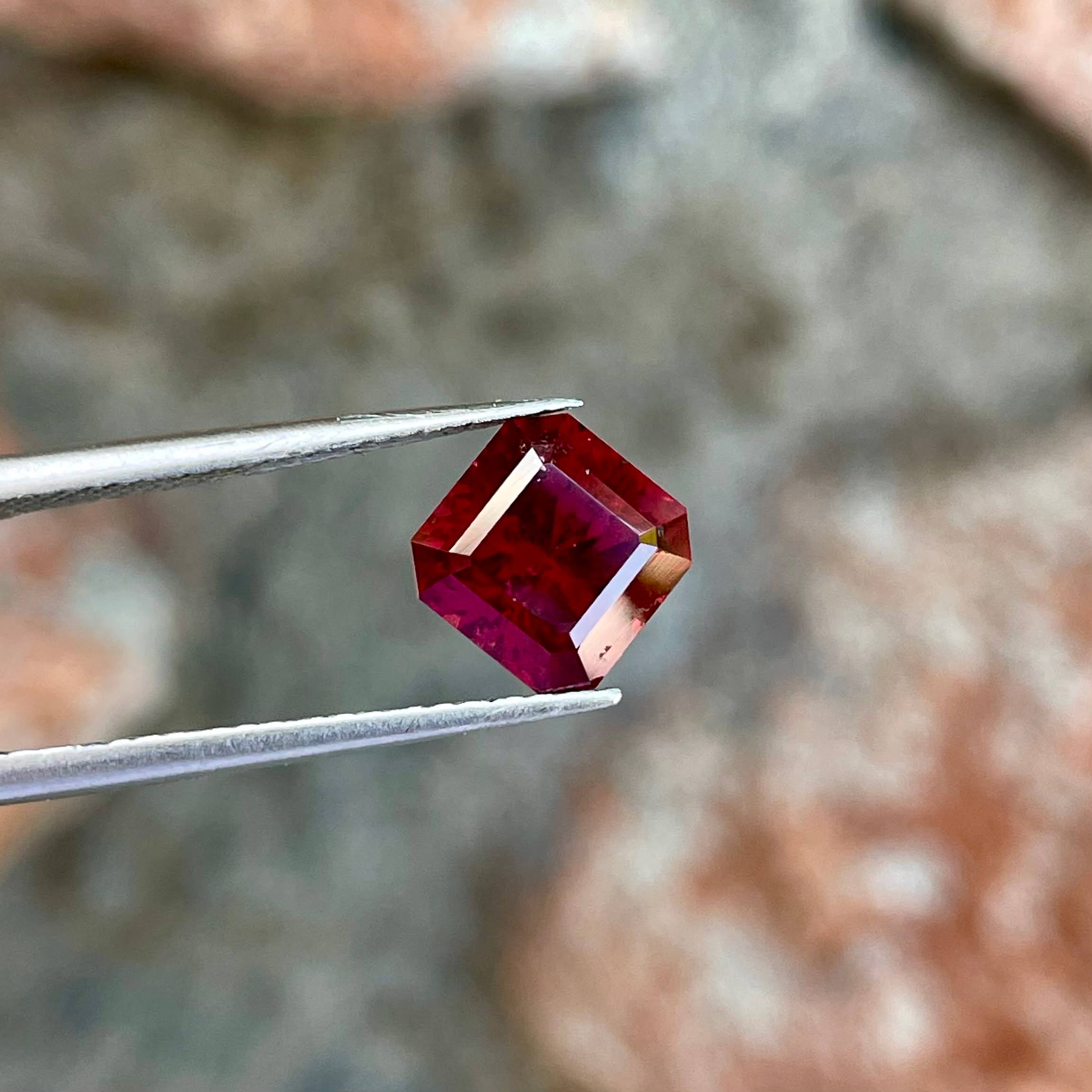 2.75 Carats Red Asscher Garnet Stone