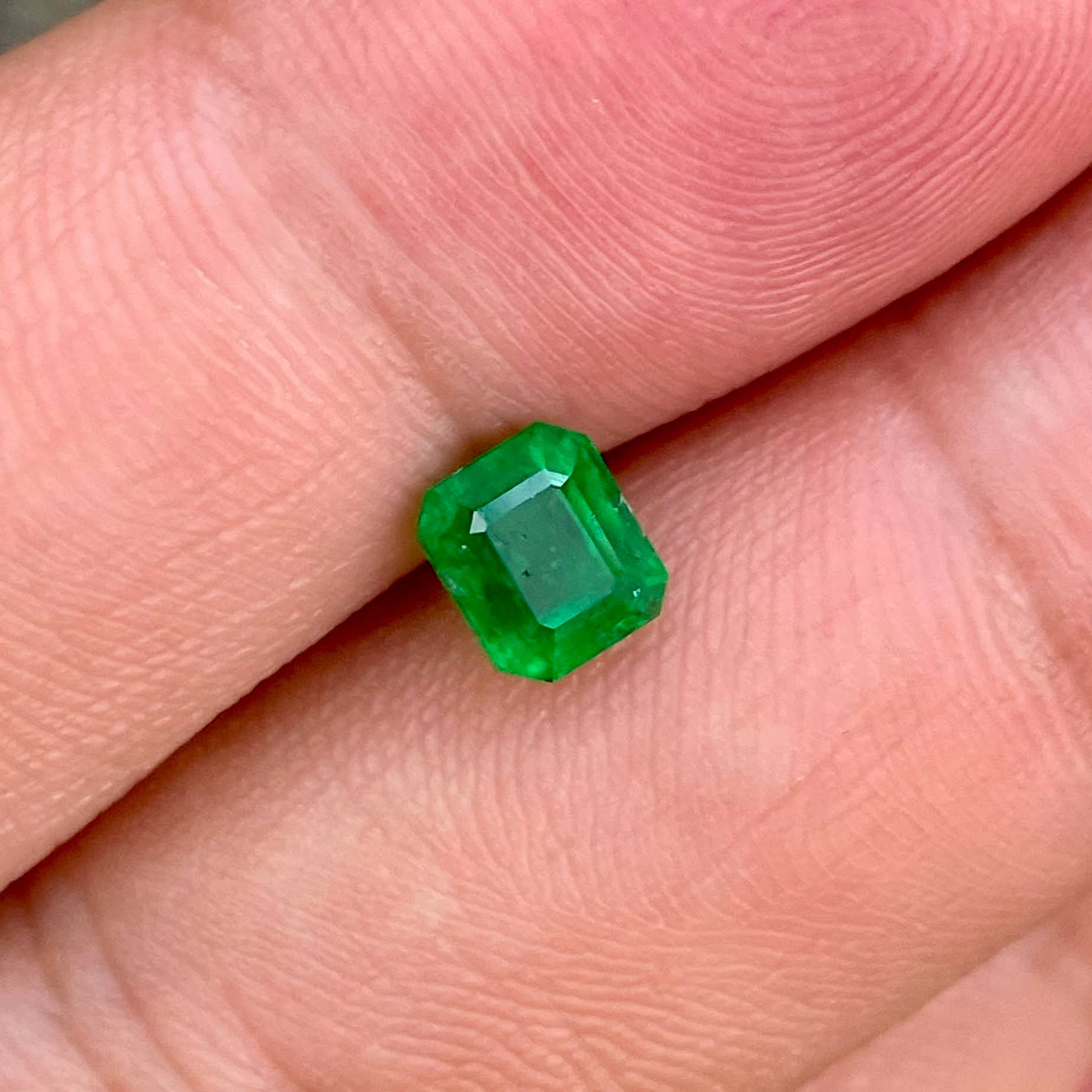 1.10 Carats Pakistan Emerald Gemstone