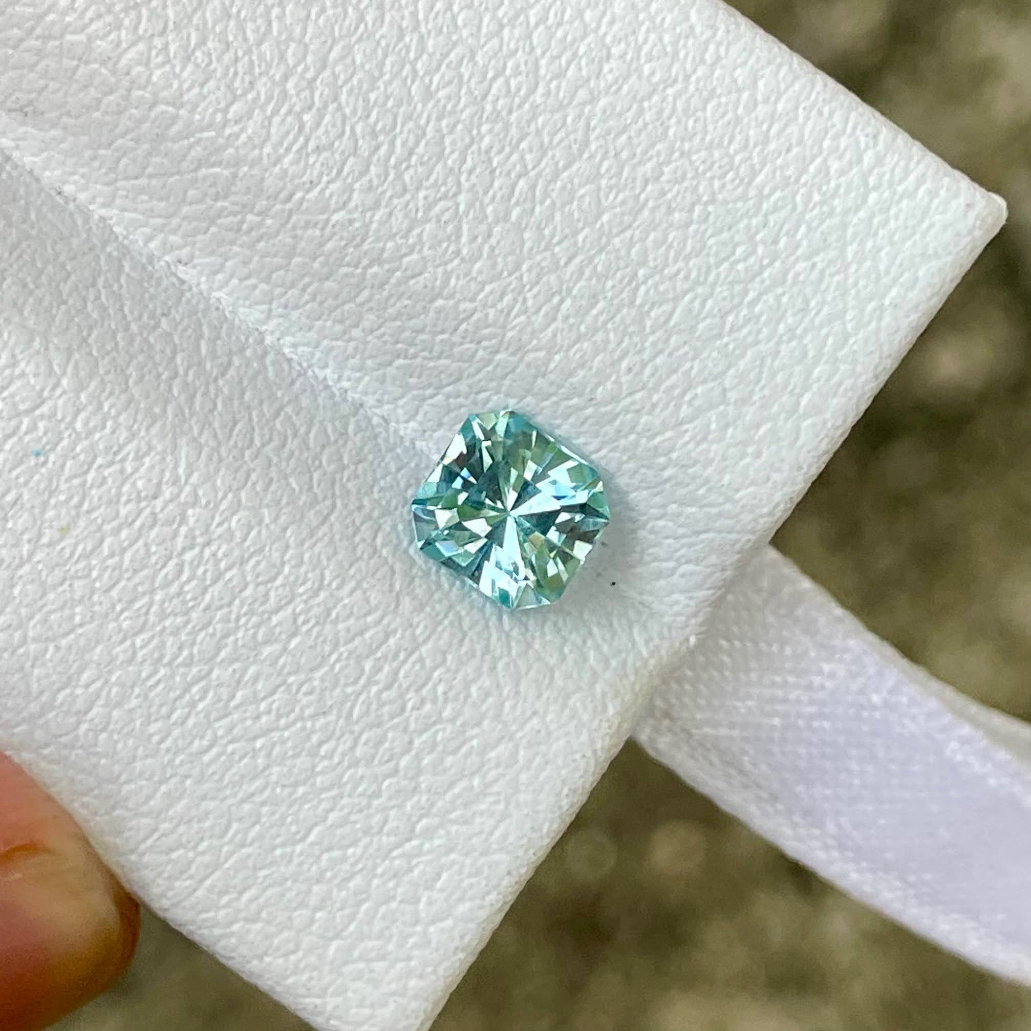 0.76 Carats Blue Aquamarine Gemstone