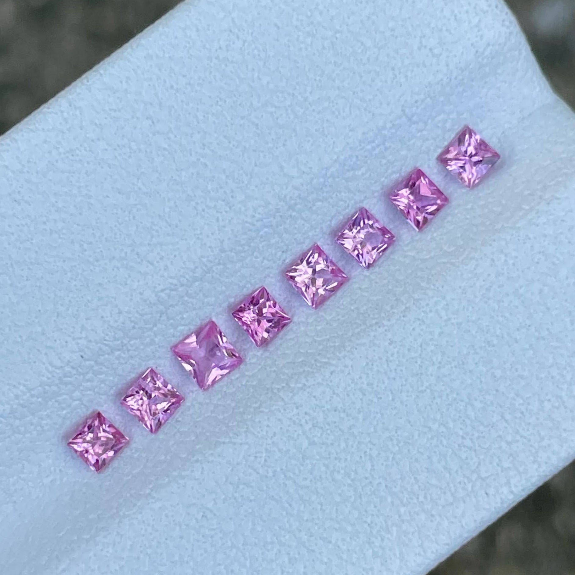 1.01 carats 8 Piece Pink Spinel Lot