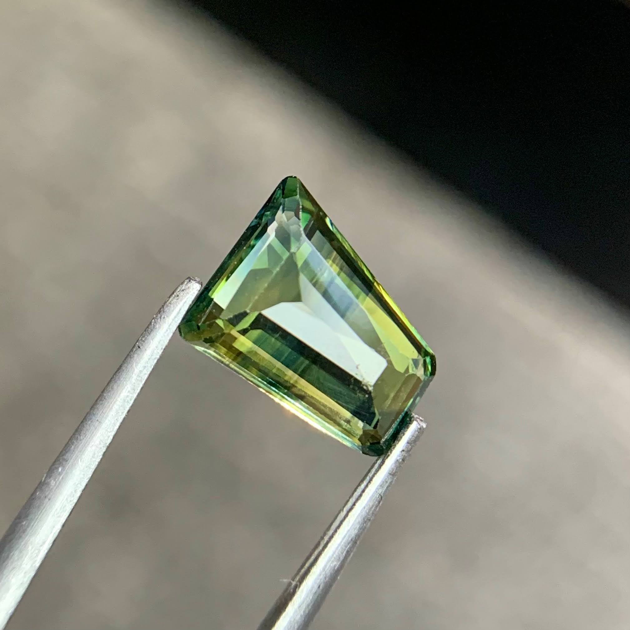 1.80 Ct Parti Sapphire Irregular Shape