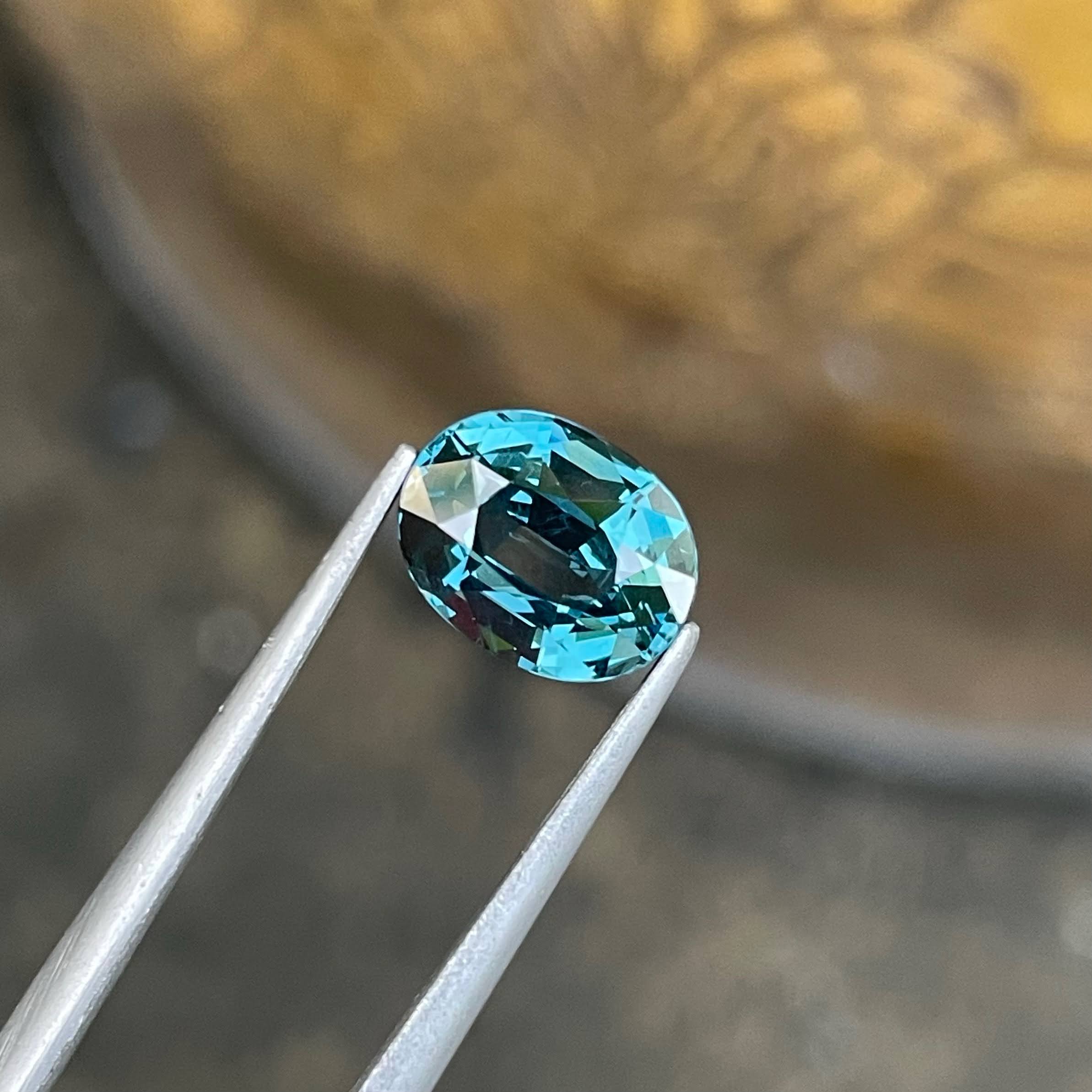 2.53 Carats Teal Sapphire Oval Cut 