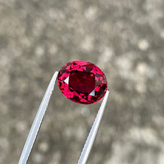 4.53 Carats Bright Red Garnet Stone