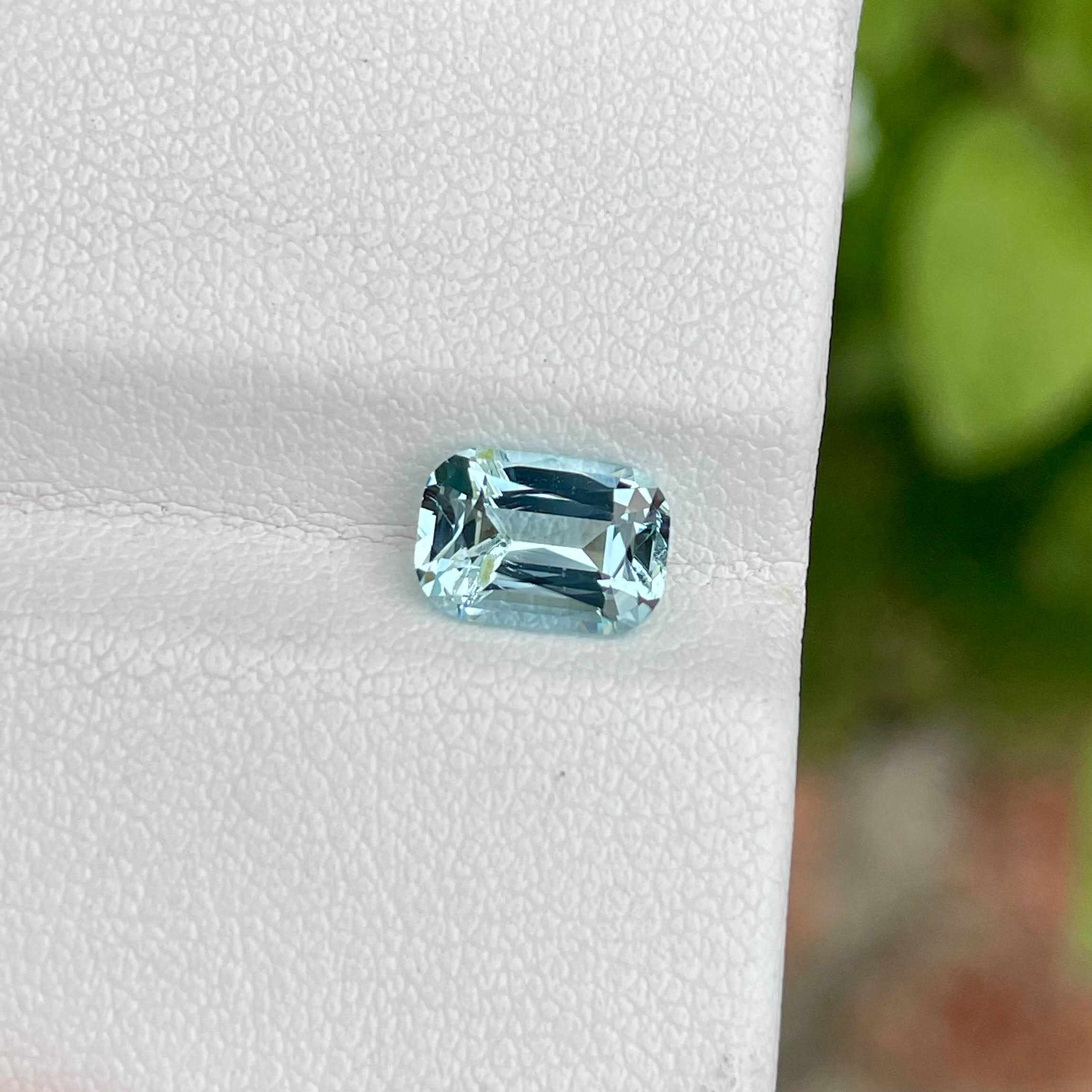 1.40 Carats Light Blue Aquamarine Stone