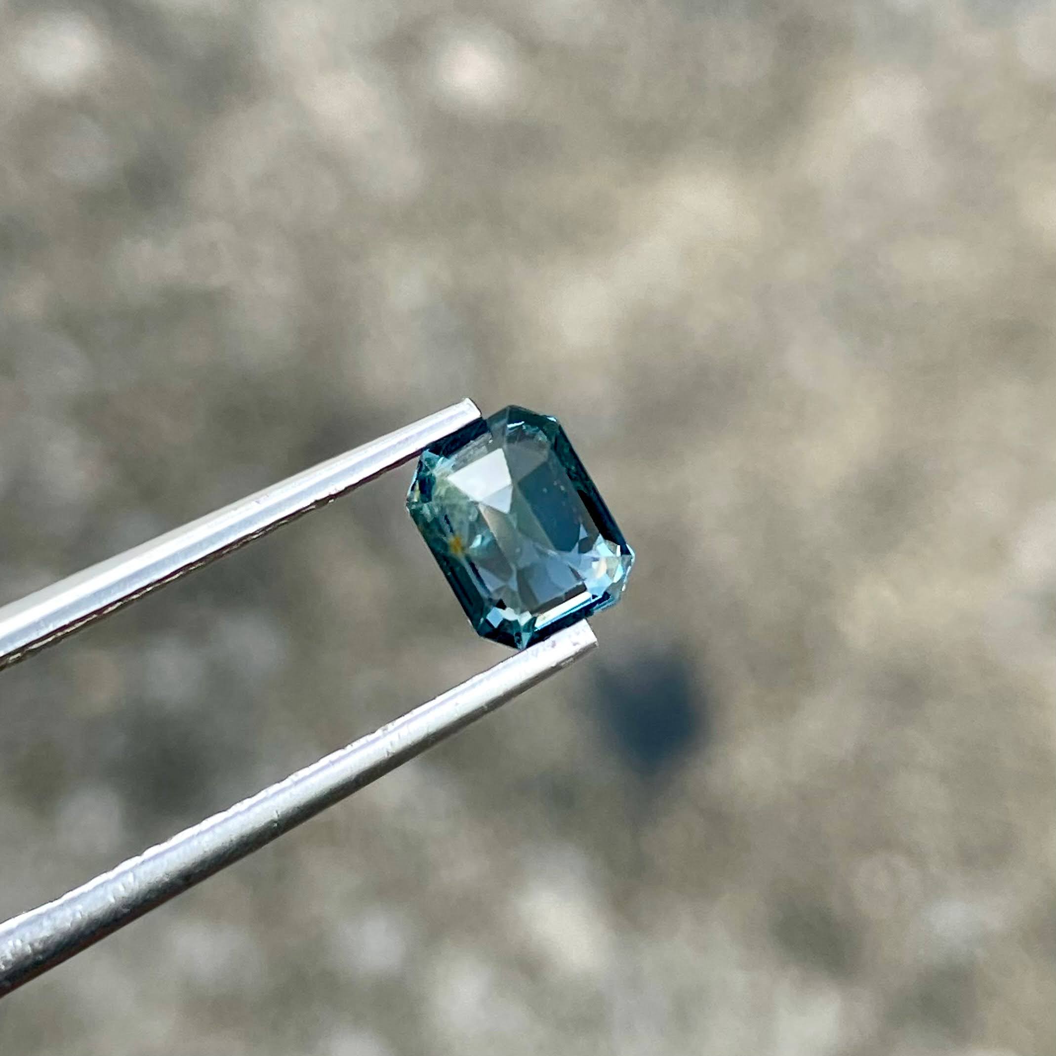 0.95 Carats Grayish Blue Spinel Stone