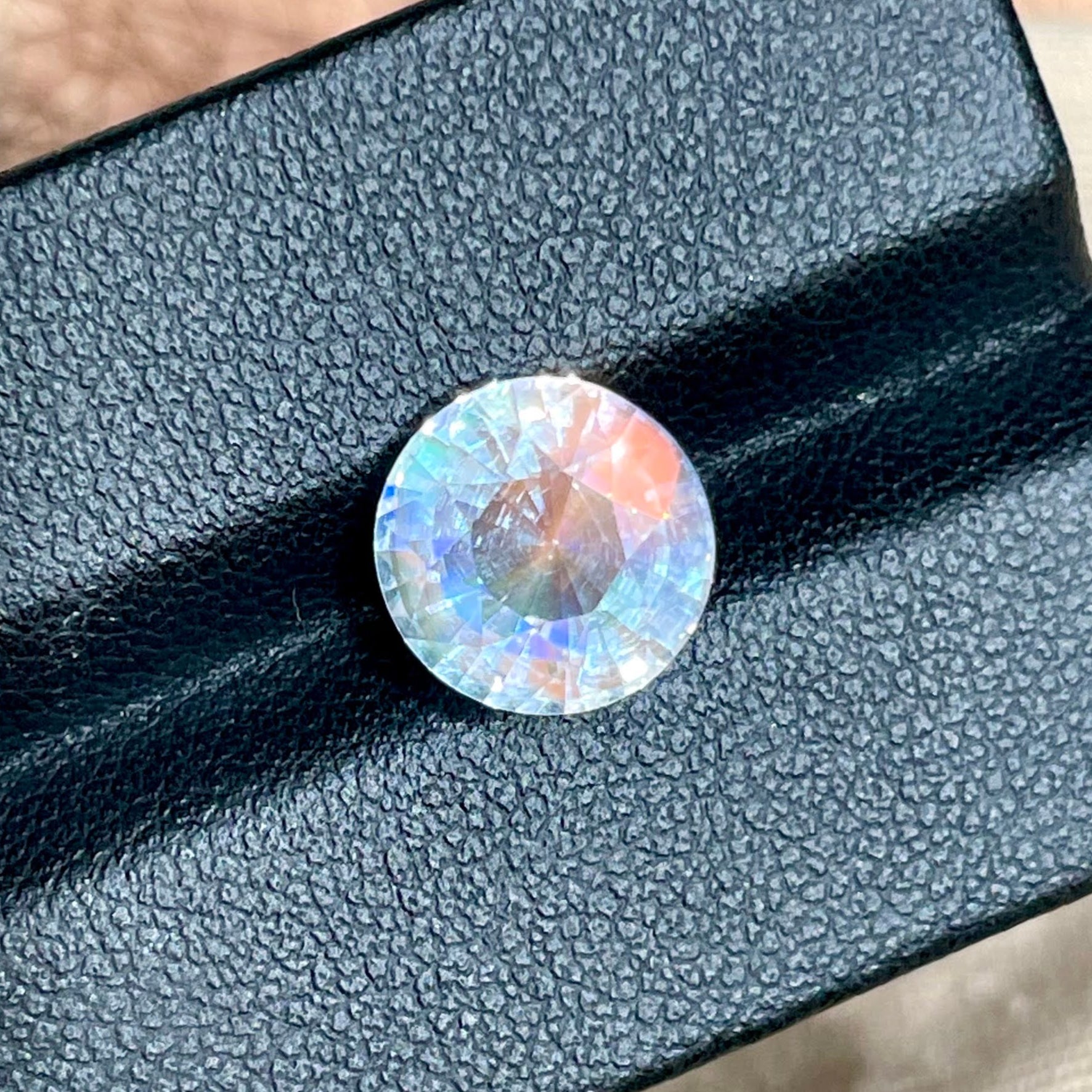 3.69 Carats Fine Quality Moonstone Gem