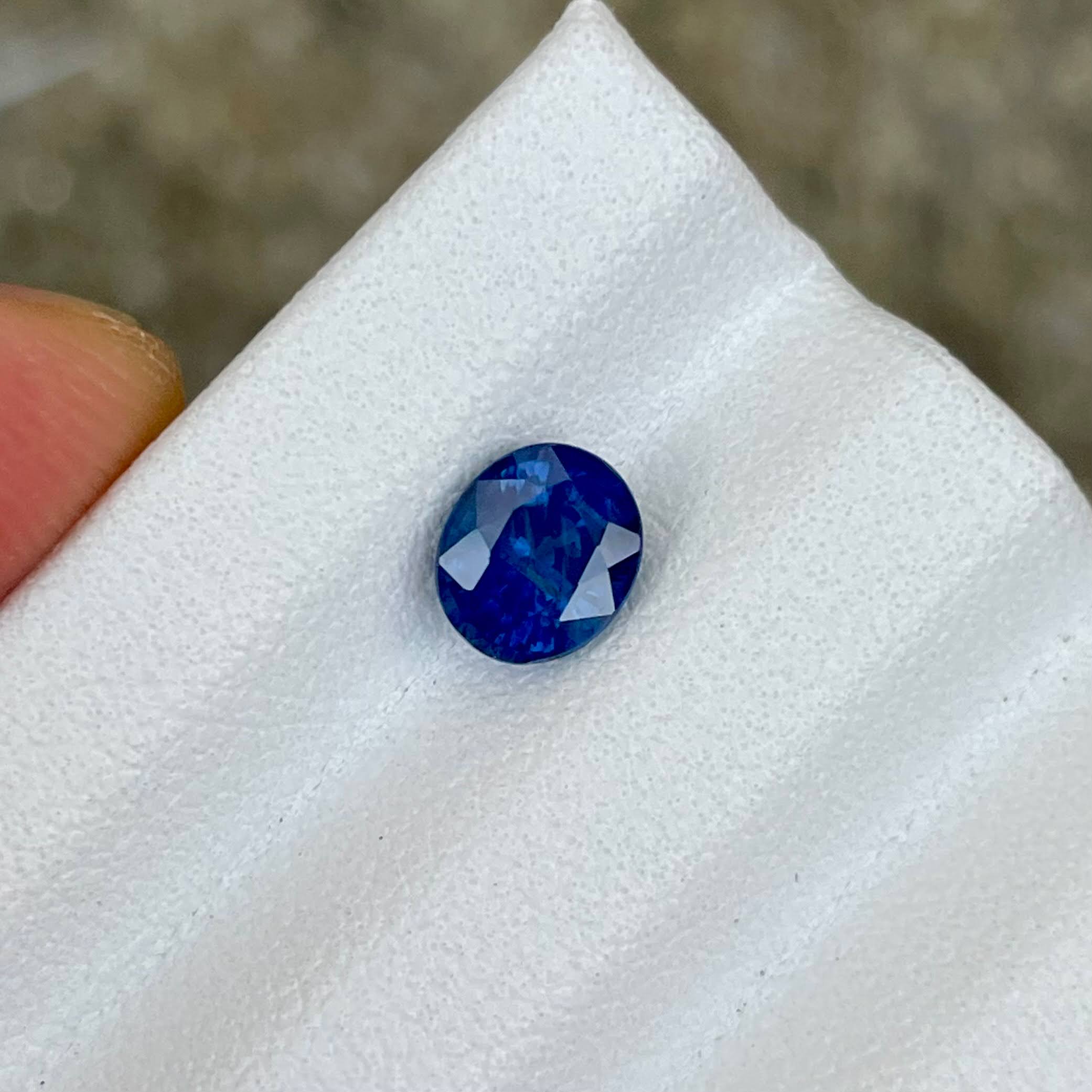 1.08 Carats Blue Sapphire Oval Stone