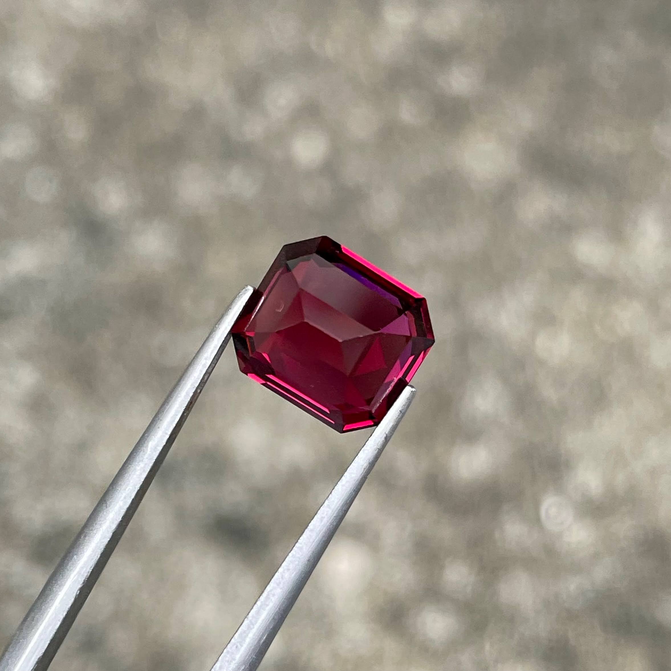 4.78 Carats Sweet Red Garnet Stone