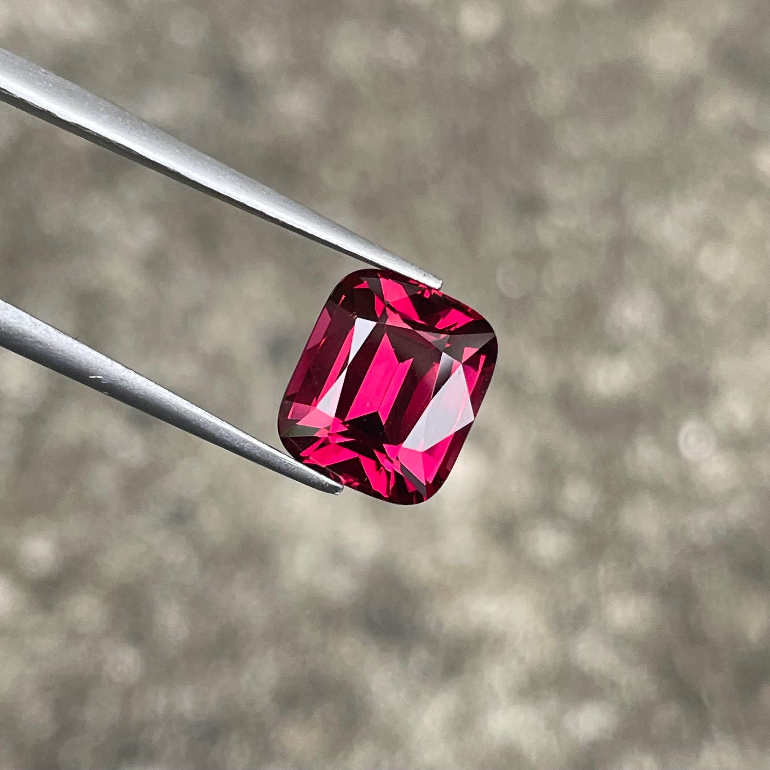 5.60 Carats Pinkish Red Garnet Stone
