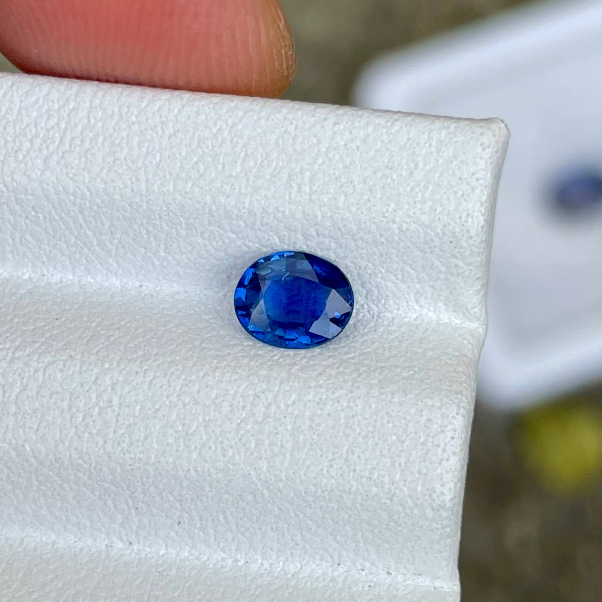 0.61 Carats Blue Sapphire Oval Stone