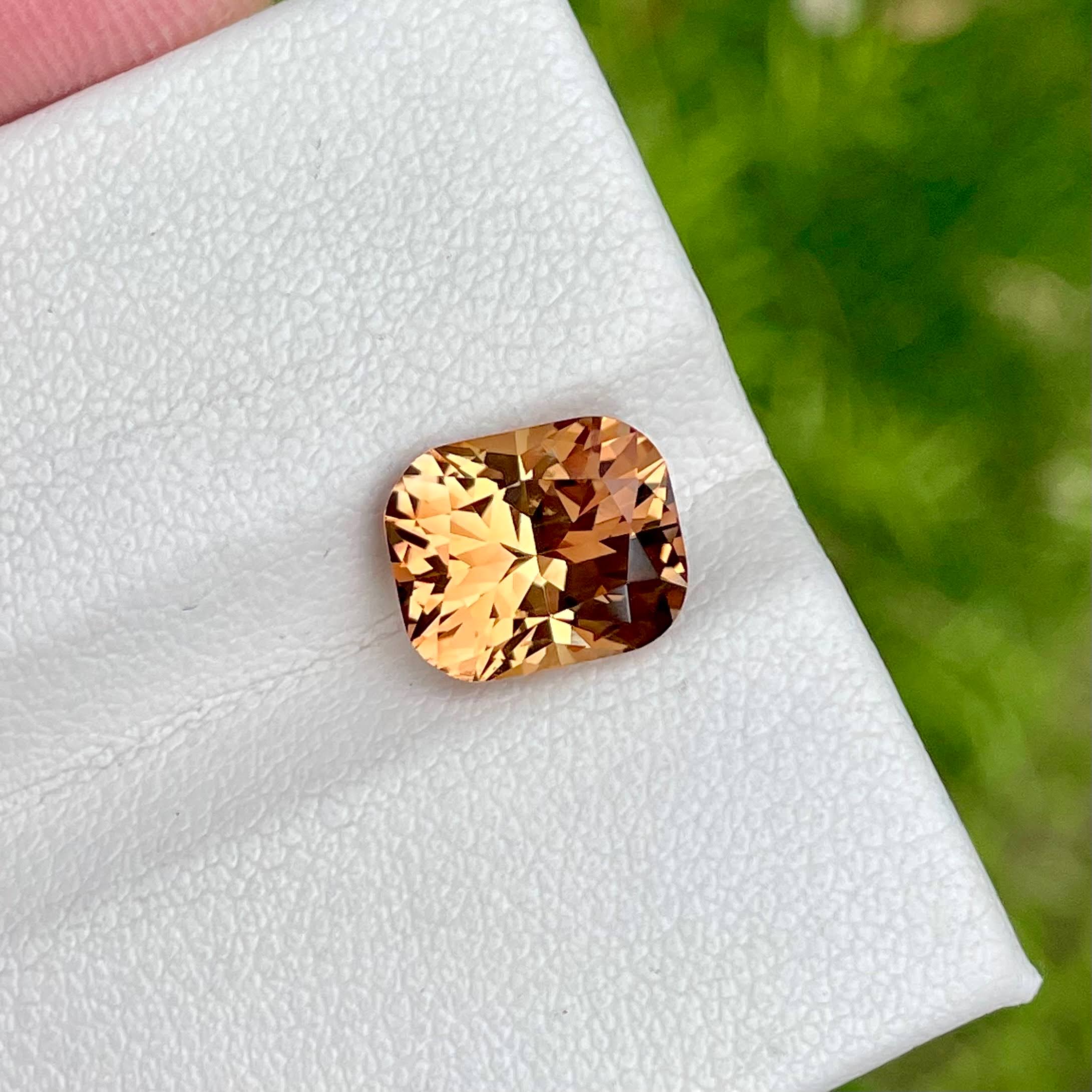 4.32 Carats Topaz Stone Precision Cut