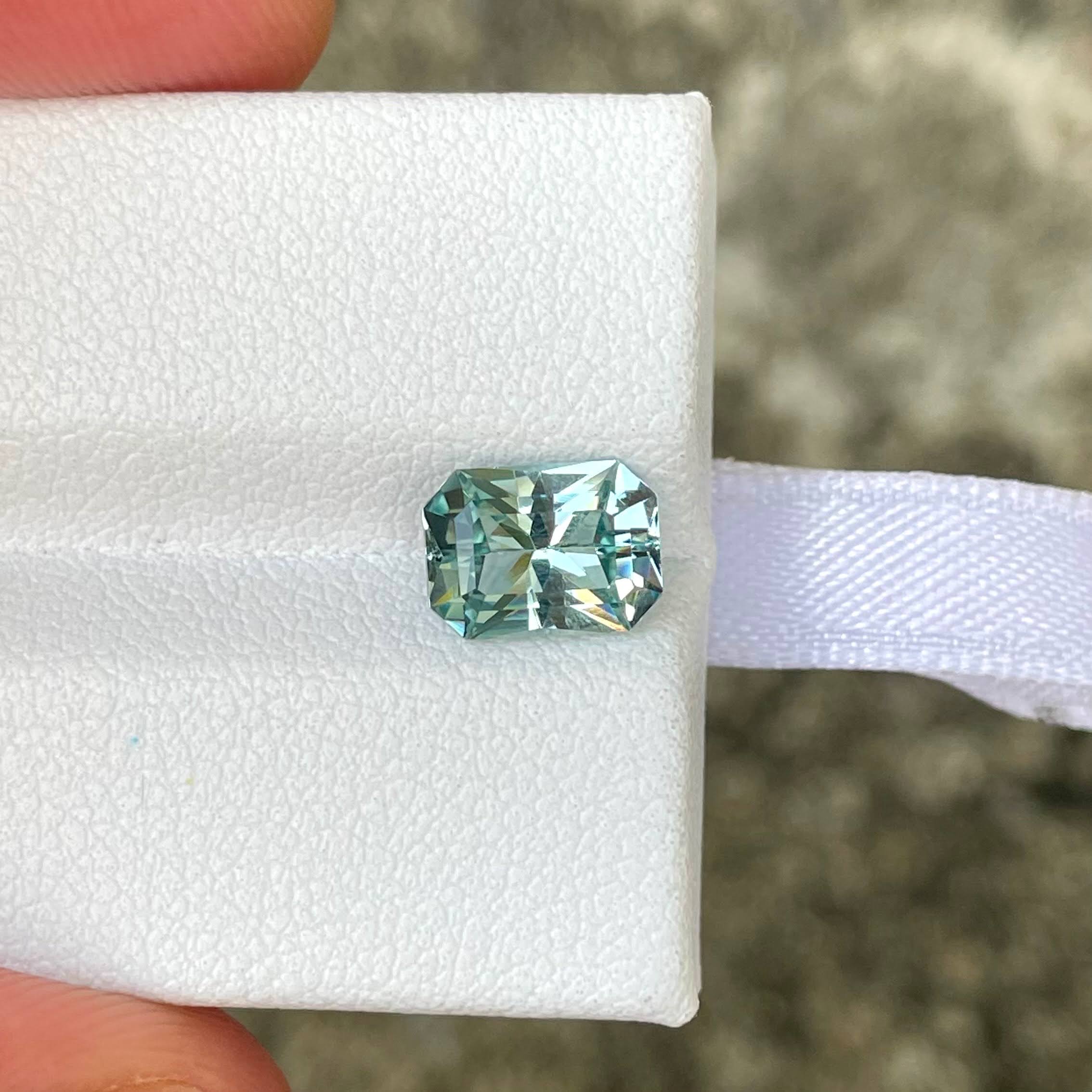 1.77 Carats Blue Aquamarine Gemstone