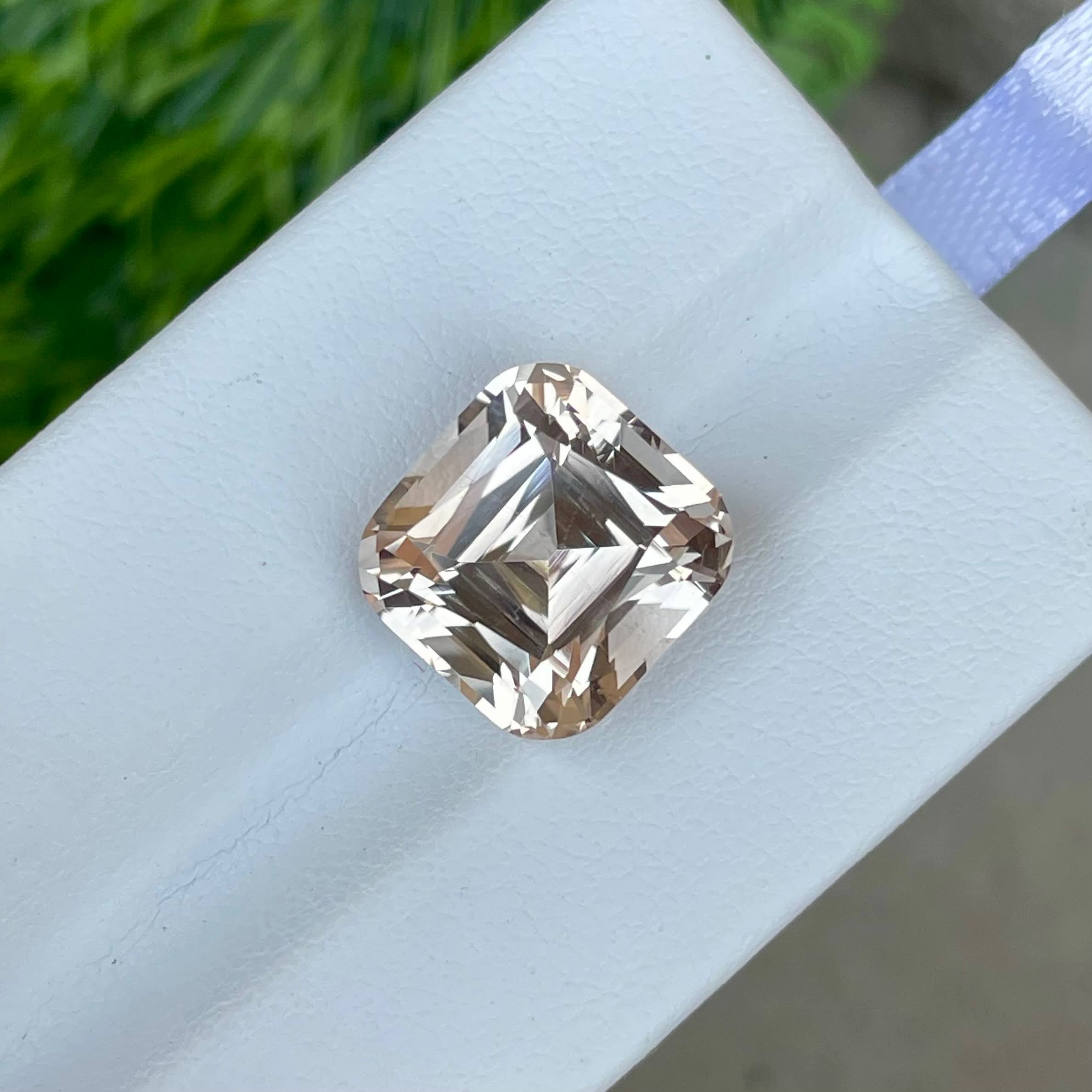 11.50 Carats Golden Topaz Gemstone