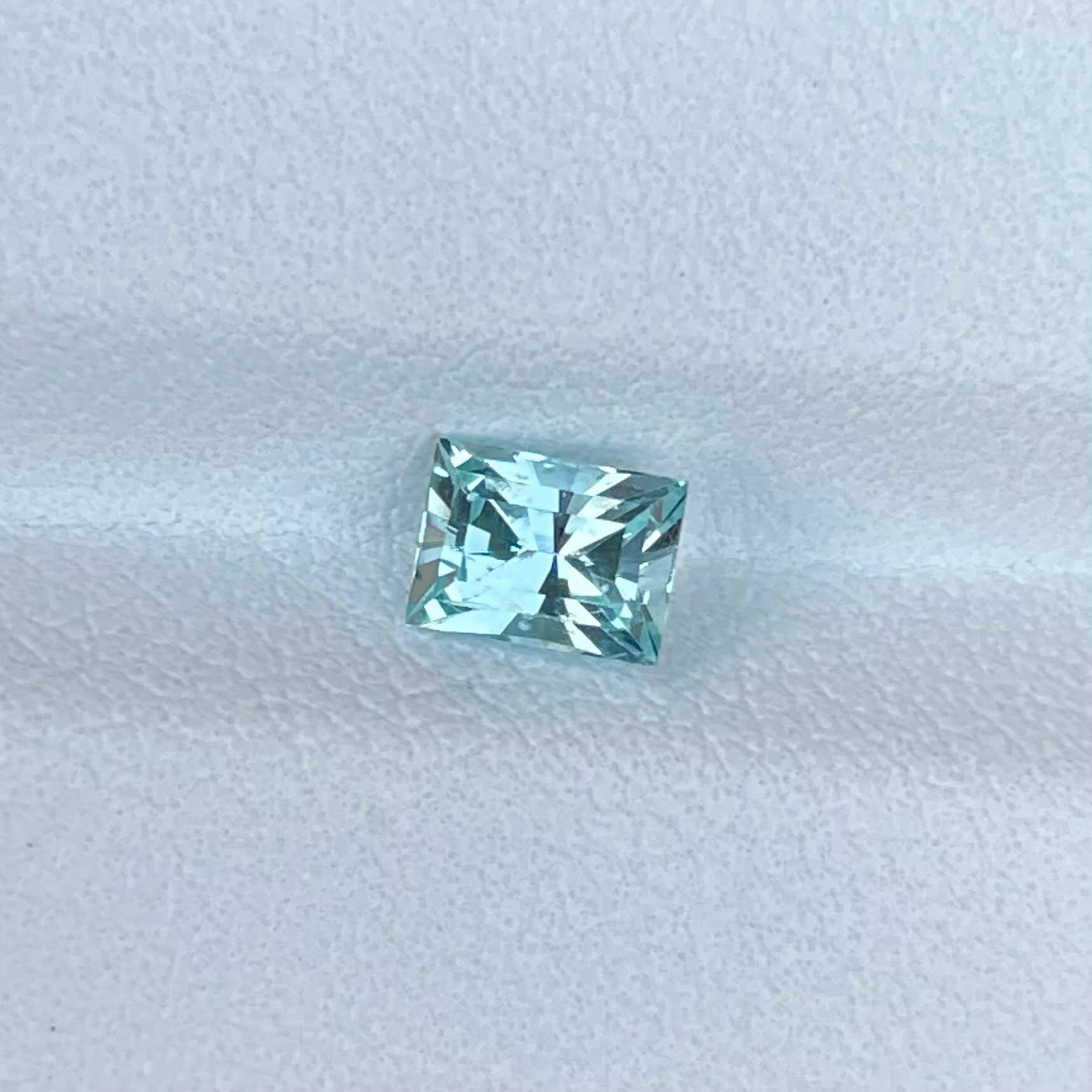 0.70 Carats Seafoam Blue Aquamarine