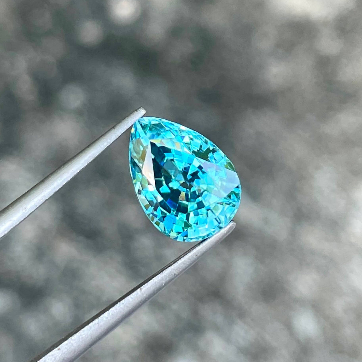 4.74 Carats Blue Pear Cut Zircon Stone