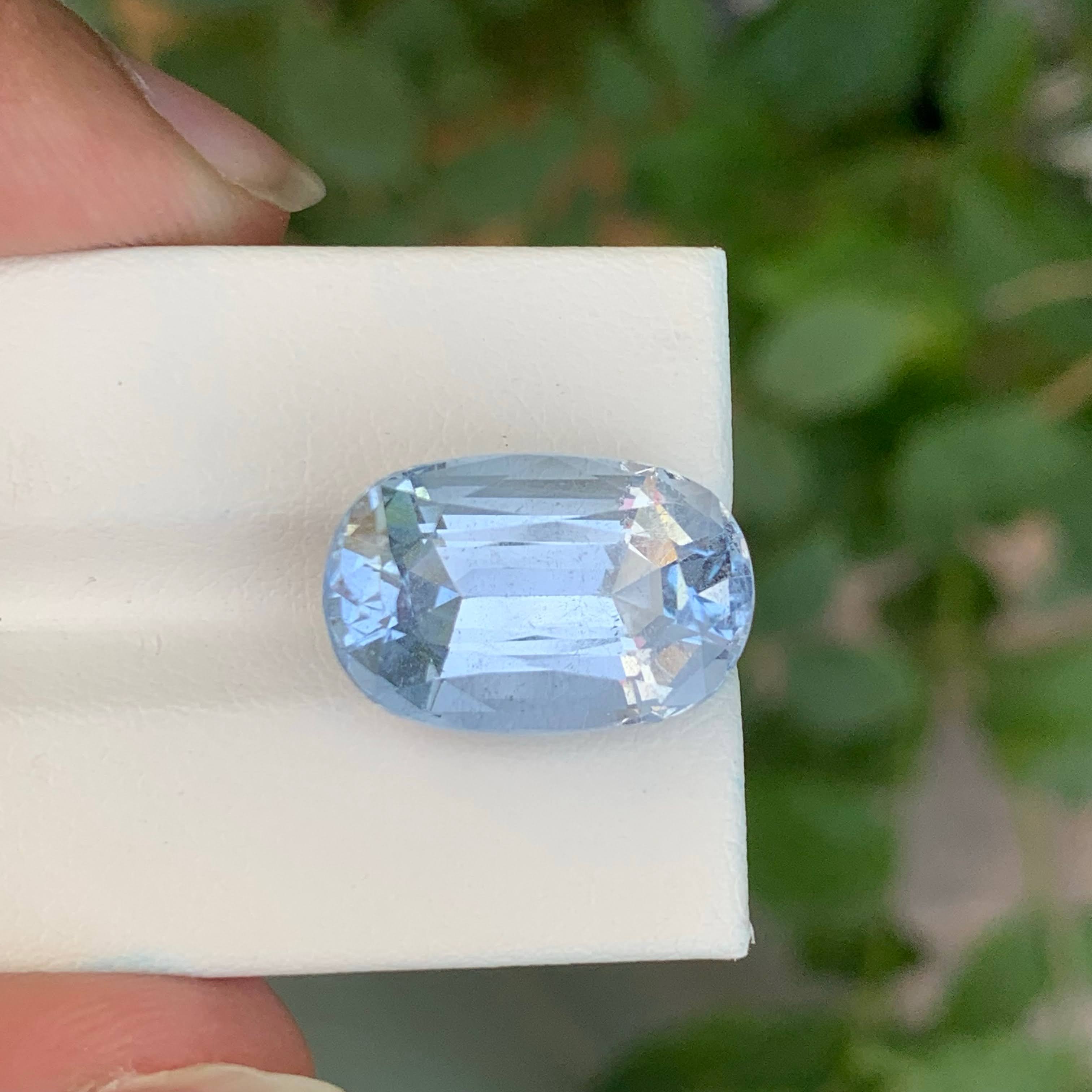 10.50 Carat Aquamarine Goshenite Stone