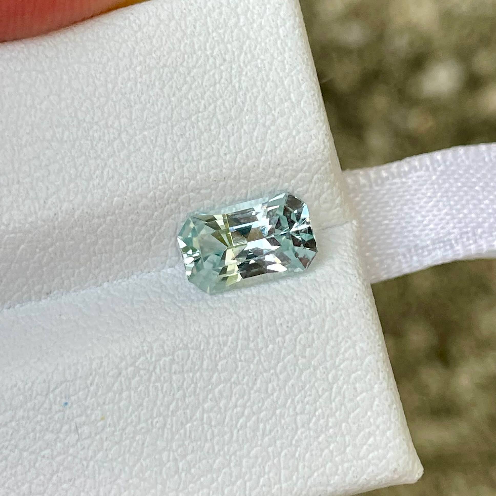 1.31 Carats Blue Aquamarine Gemstone