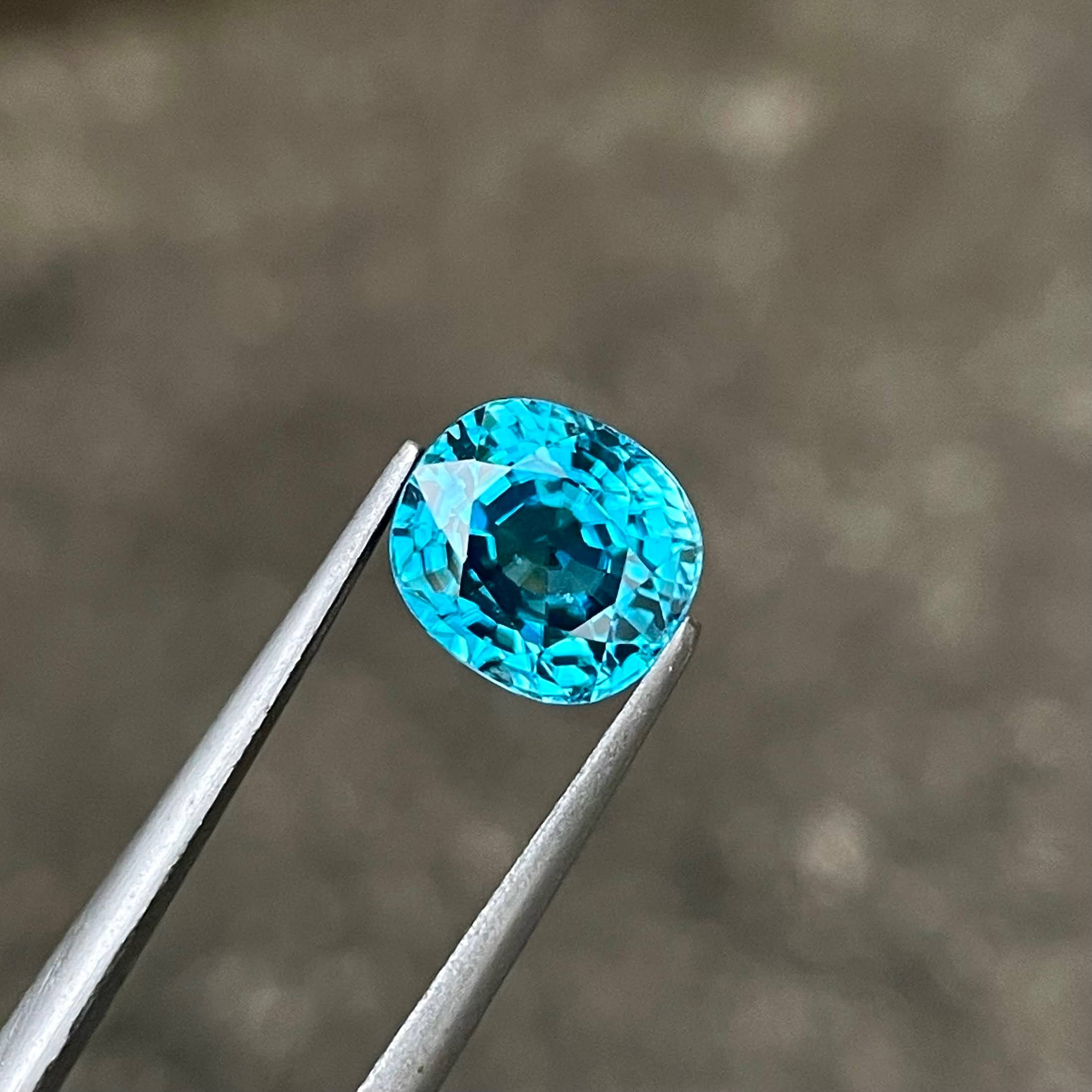 4.45 Carats Blue Oval Zircon Stone