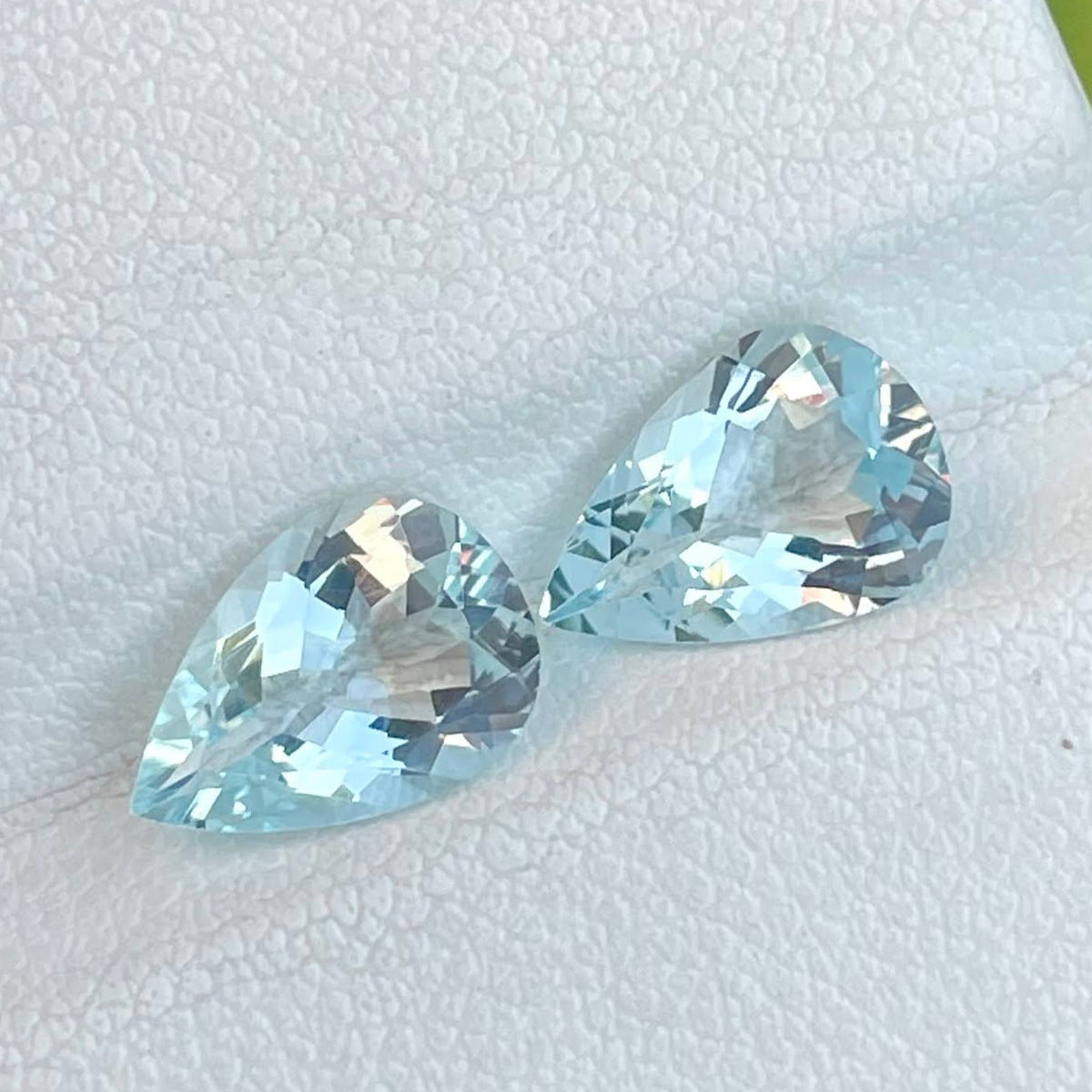 2.56 carats Light Blue Aquamarine Pair