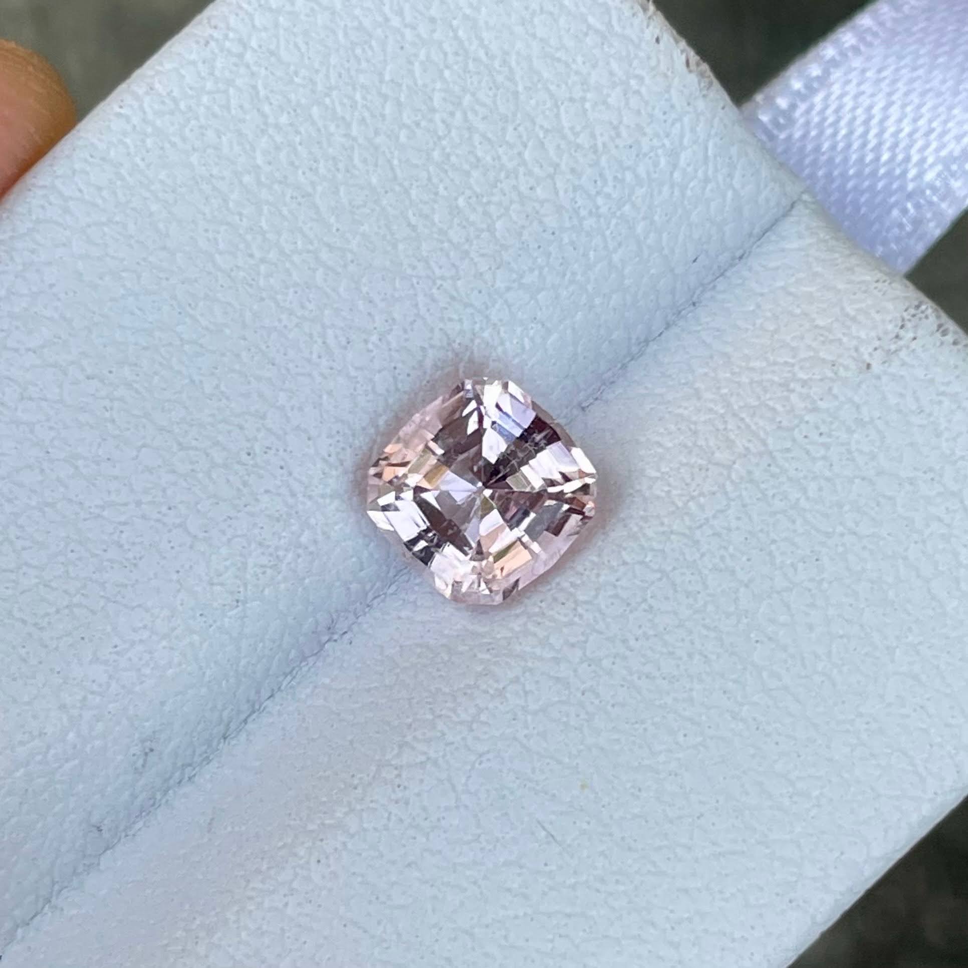 1.05 Carats Pink Morganite Gemstone