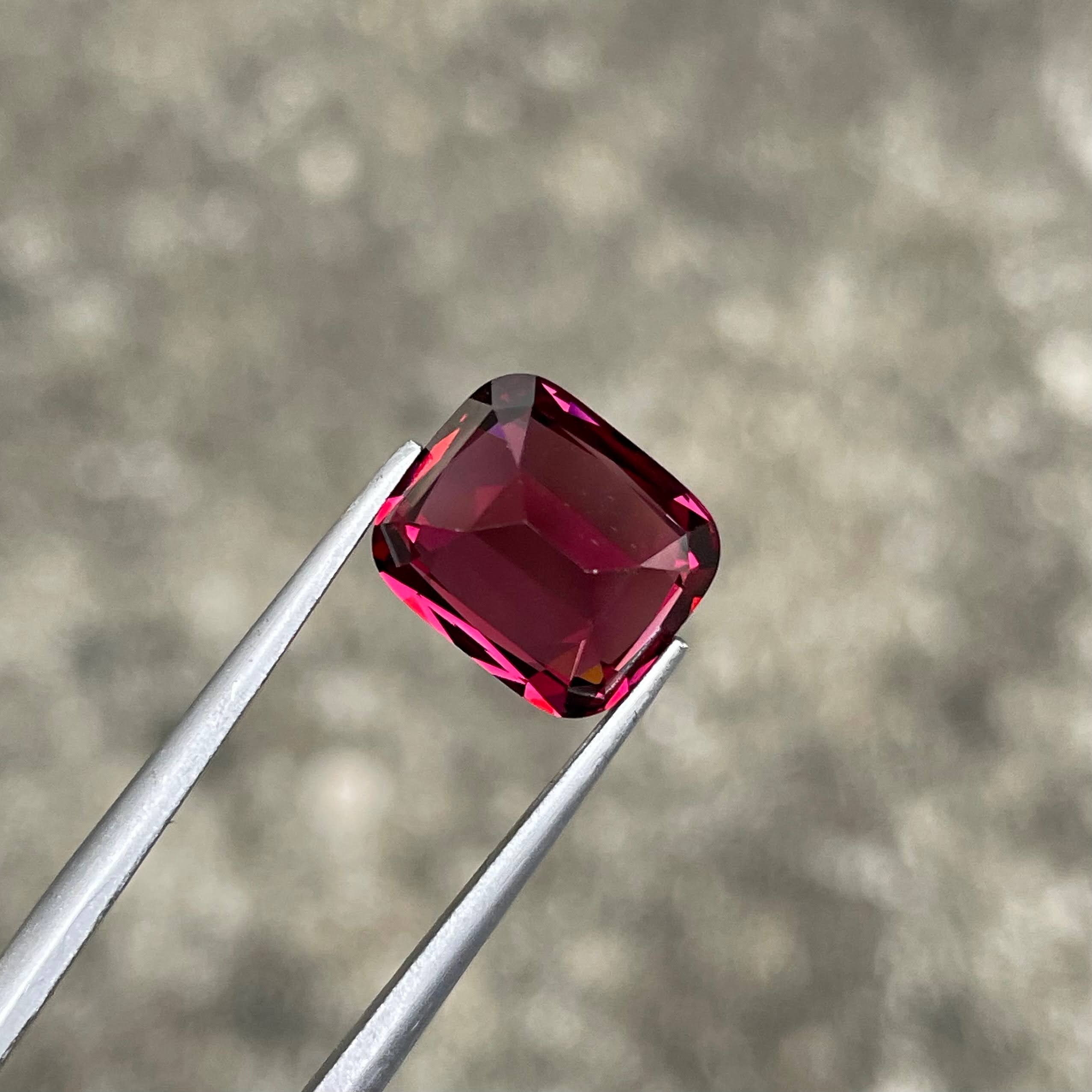 5.60 Carats Pinkish Red Garnet Stone