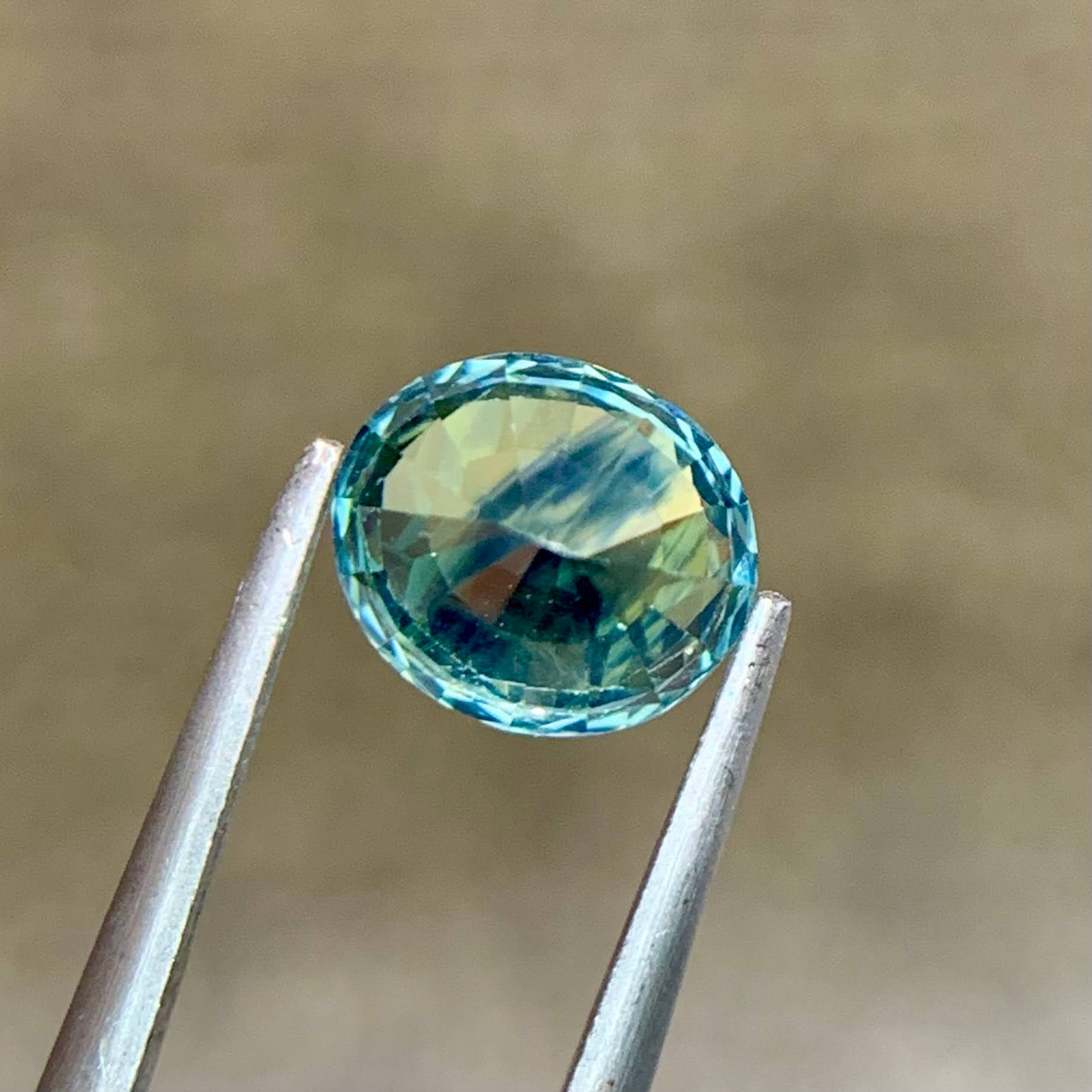 1.57ct Natural Parti Sapphire Oval