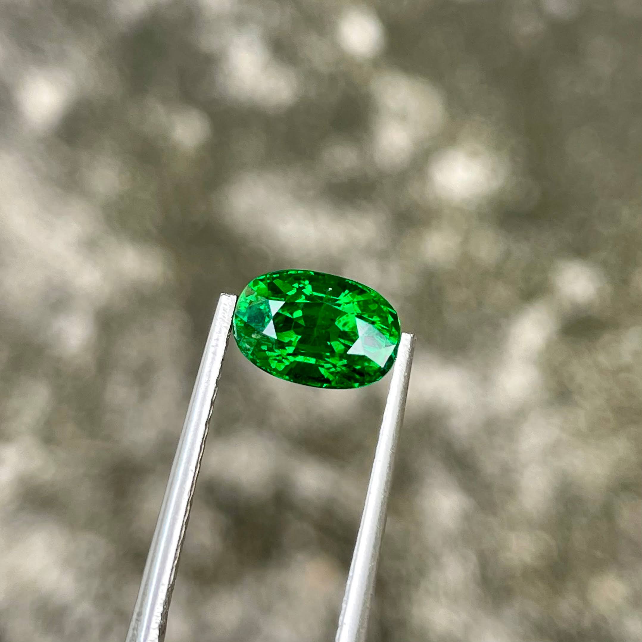 2.30 carats Green Tsavorite Garnet Gem