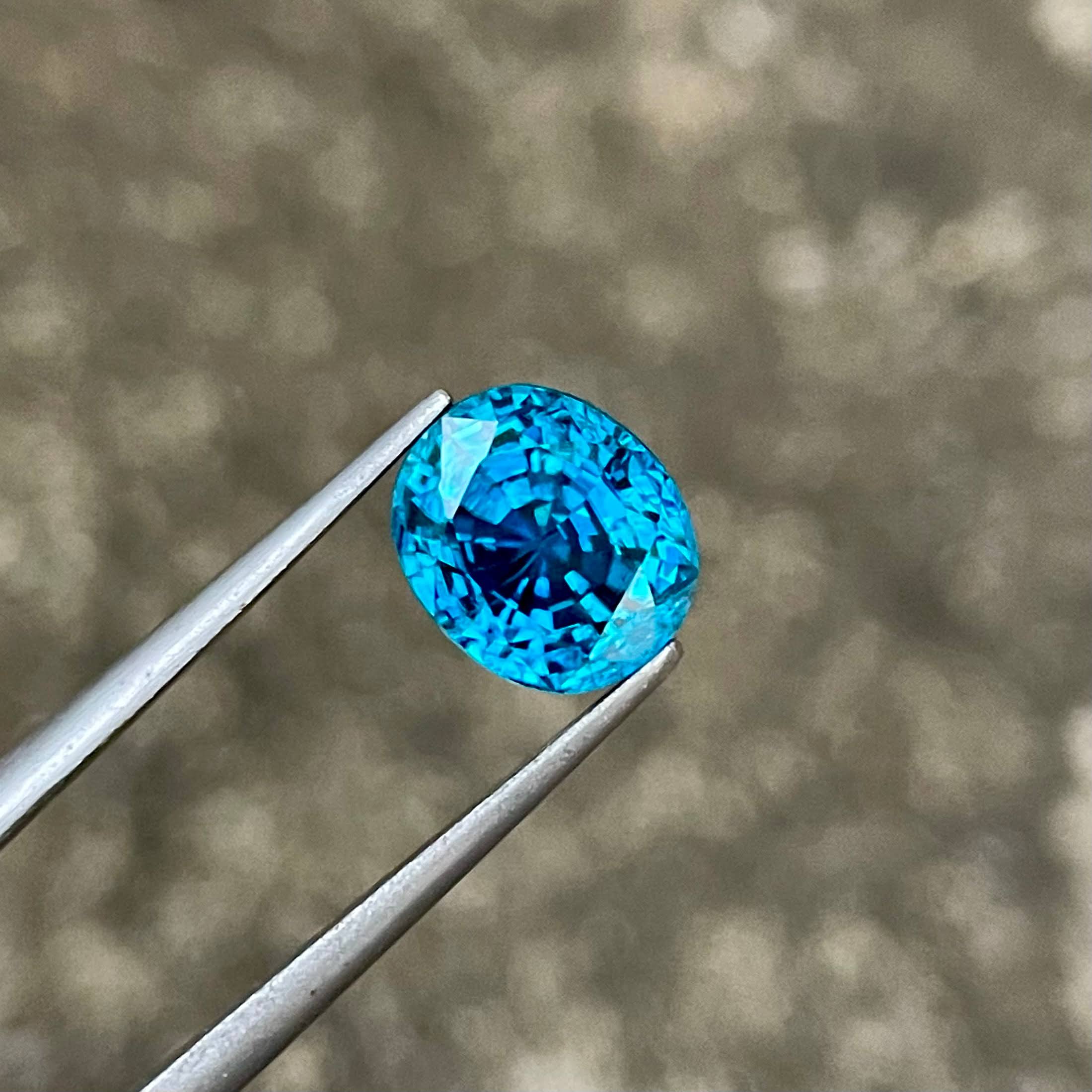 5.50 Carats Blue Oval Zircon Stone