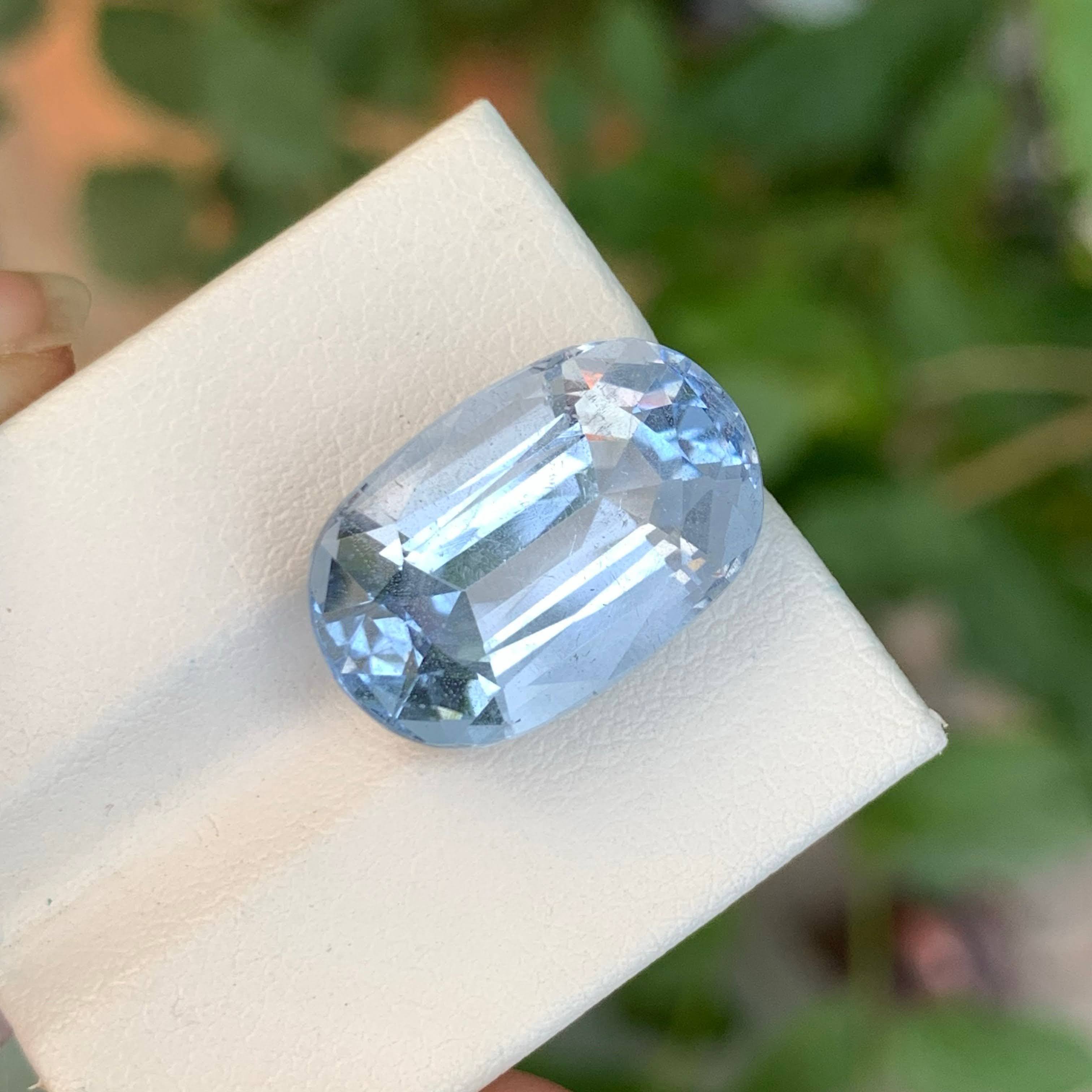 10.50 Carat Aquamarine Goshenite Stone