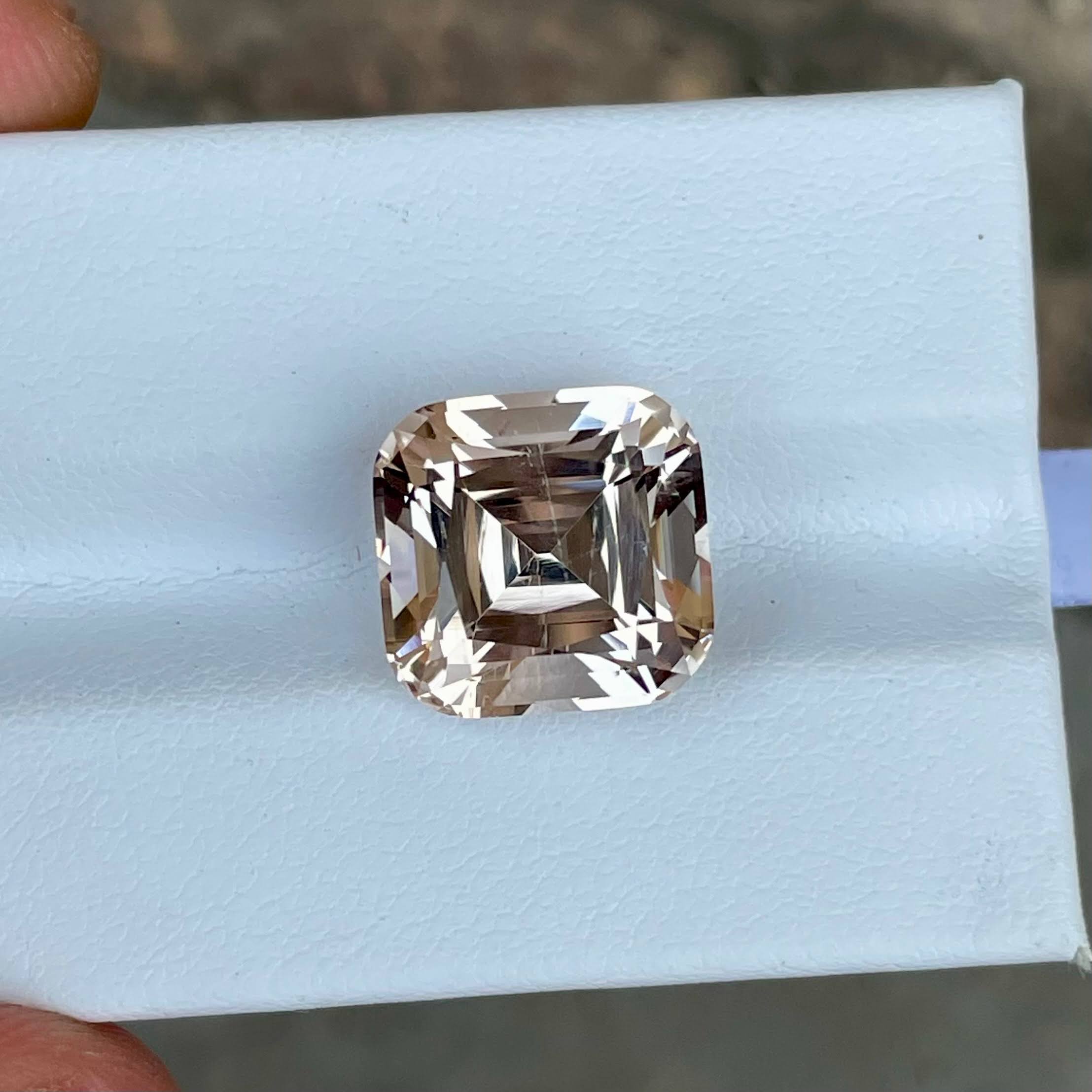 11.50 Carats Golden Topaz Gemstone