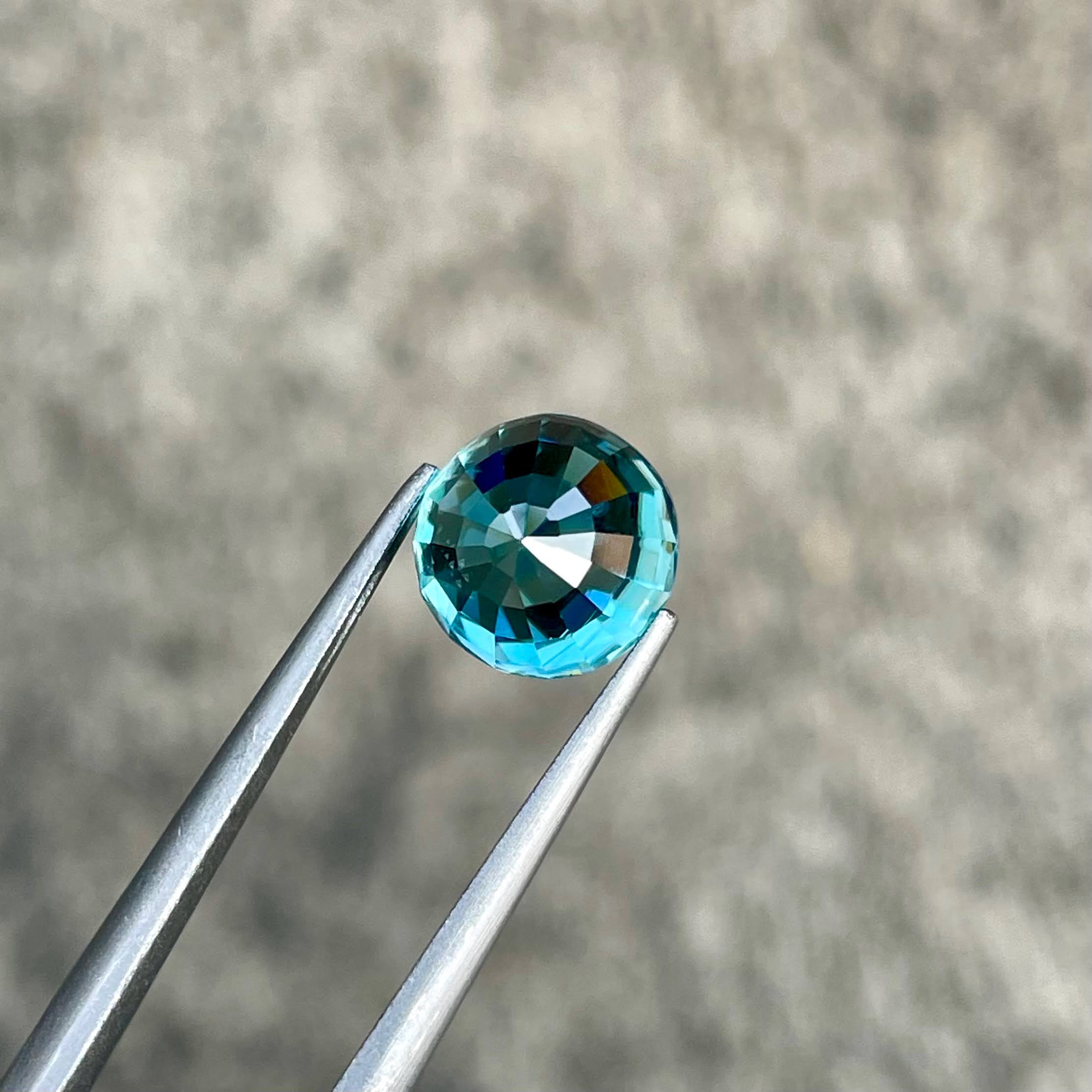 5.15 Carats Blue Zircon Round Stone