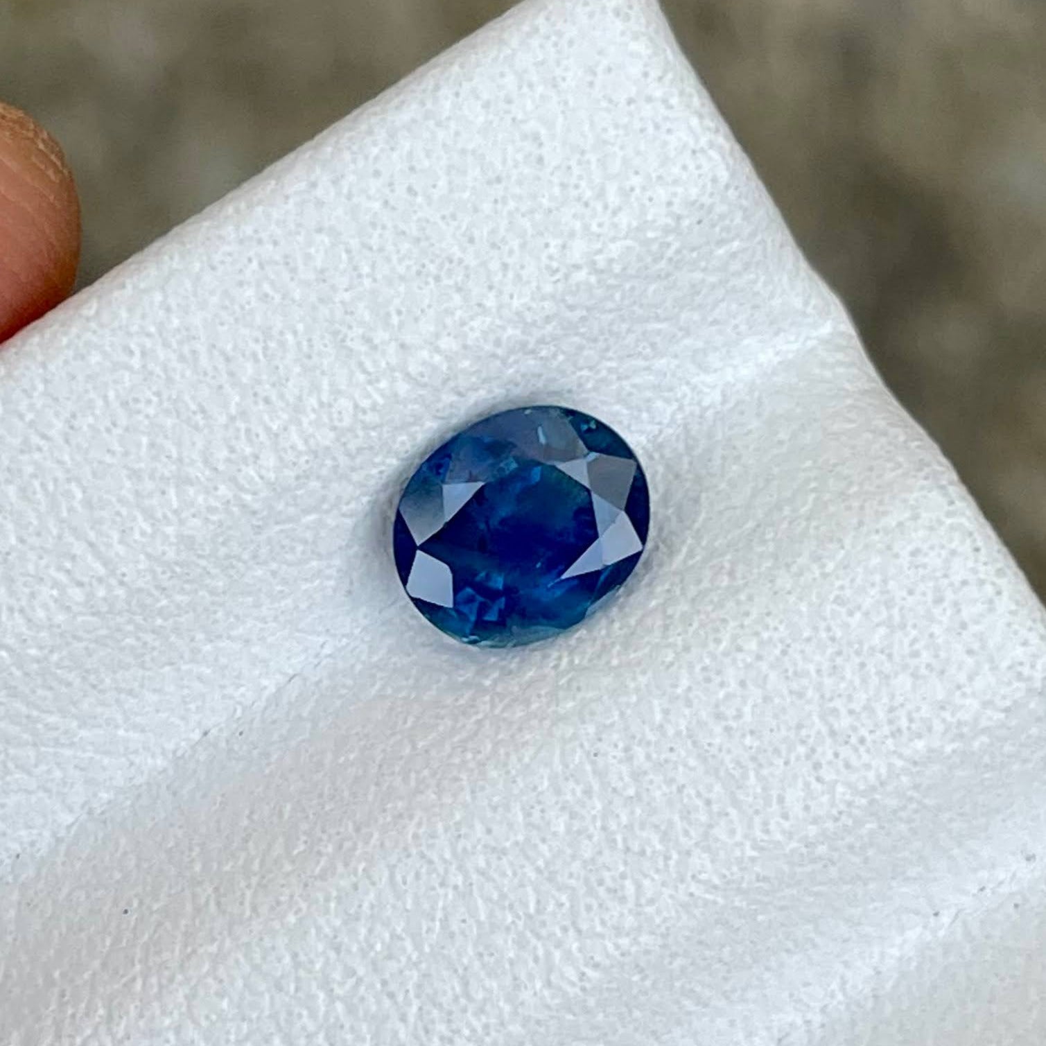 0.81 Carats Blue Sapphire Oval Stone