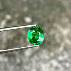 2.25 carats Green Tsavorite Garnet Gem