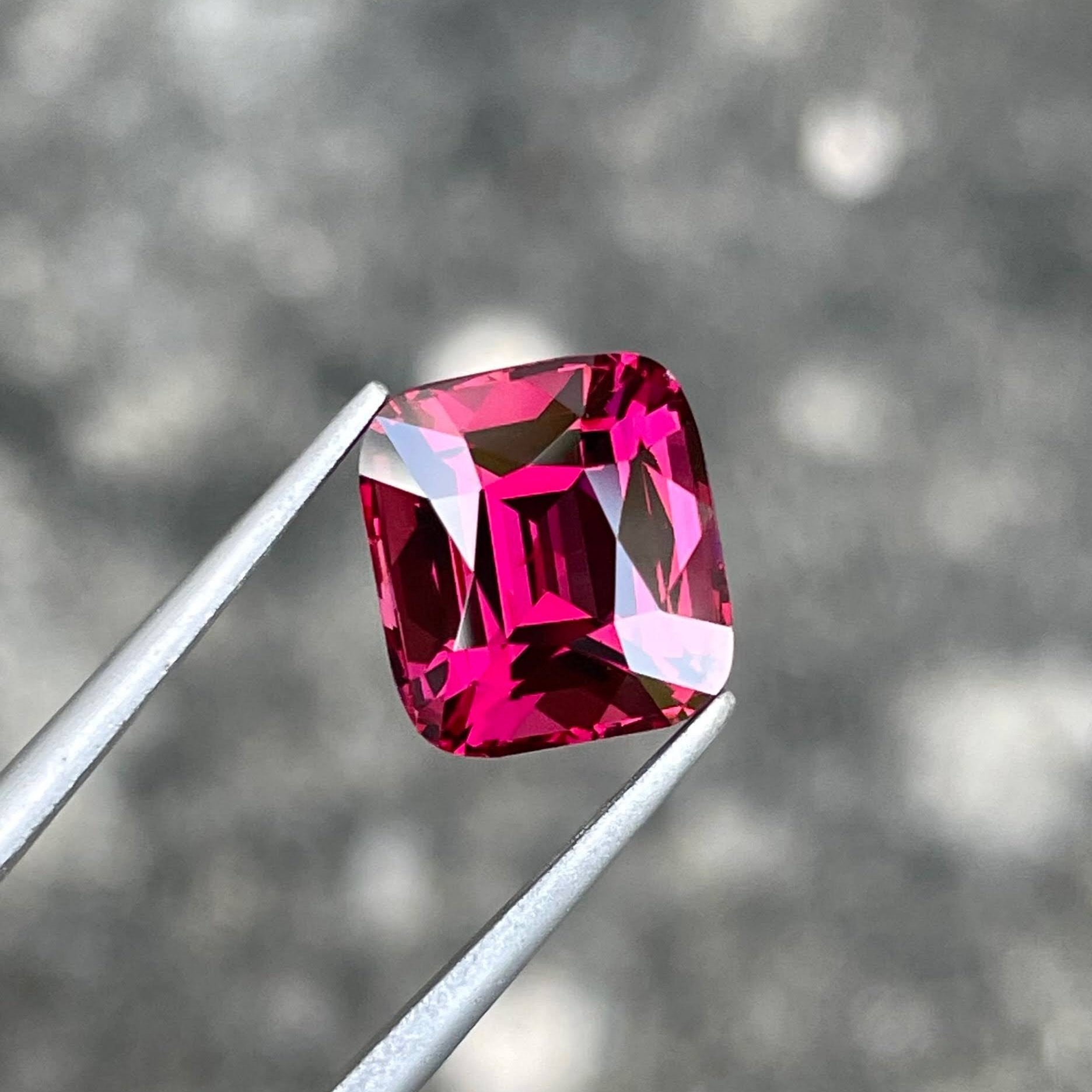 4.71 Carats Pinkish Red Garnet Stone