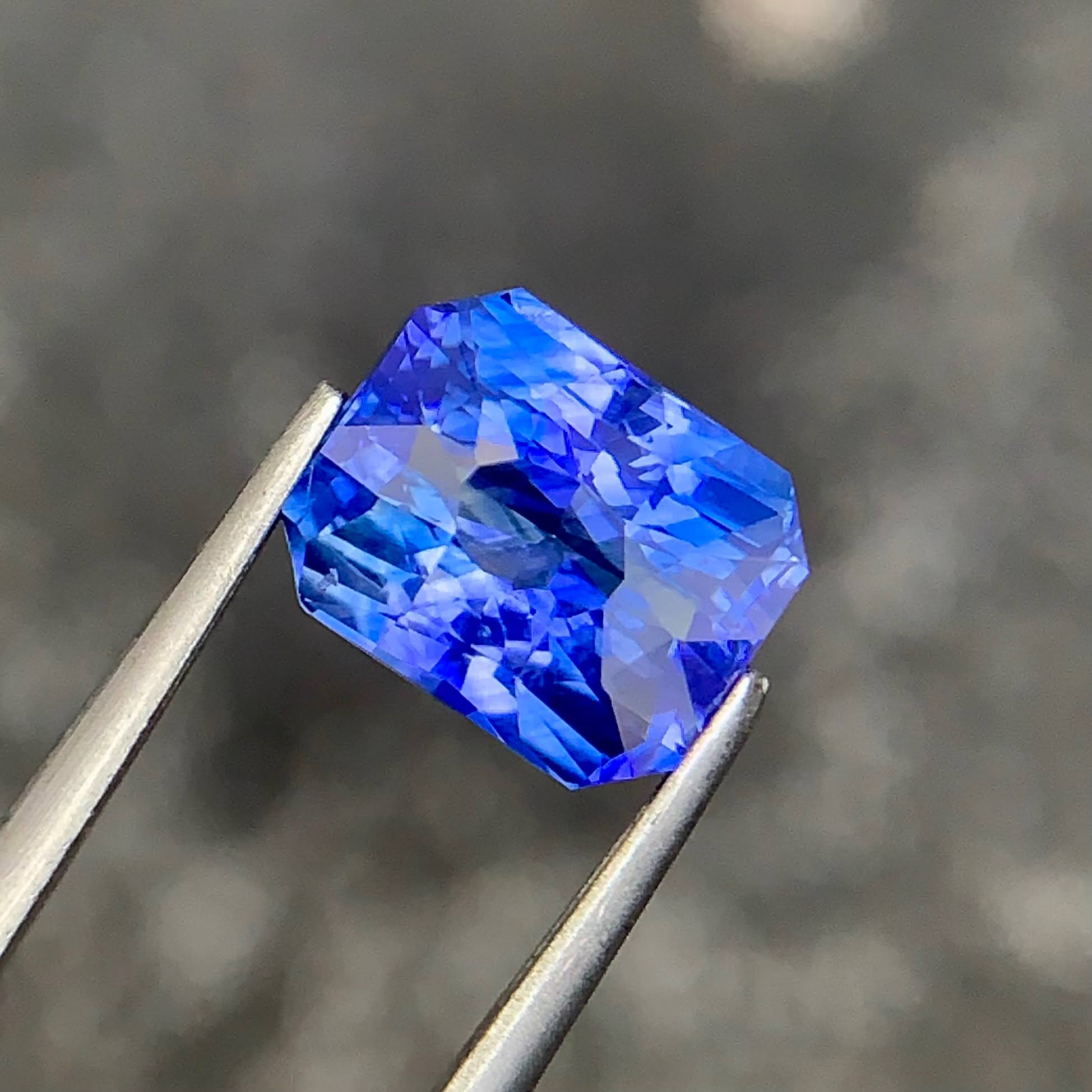 3.12 Ct Fine Blue Sapphire Radiant Cut