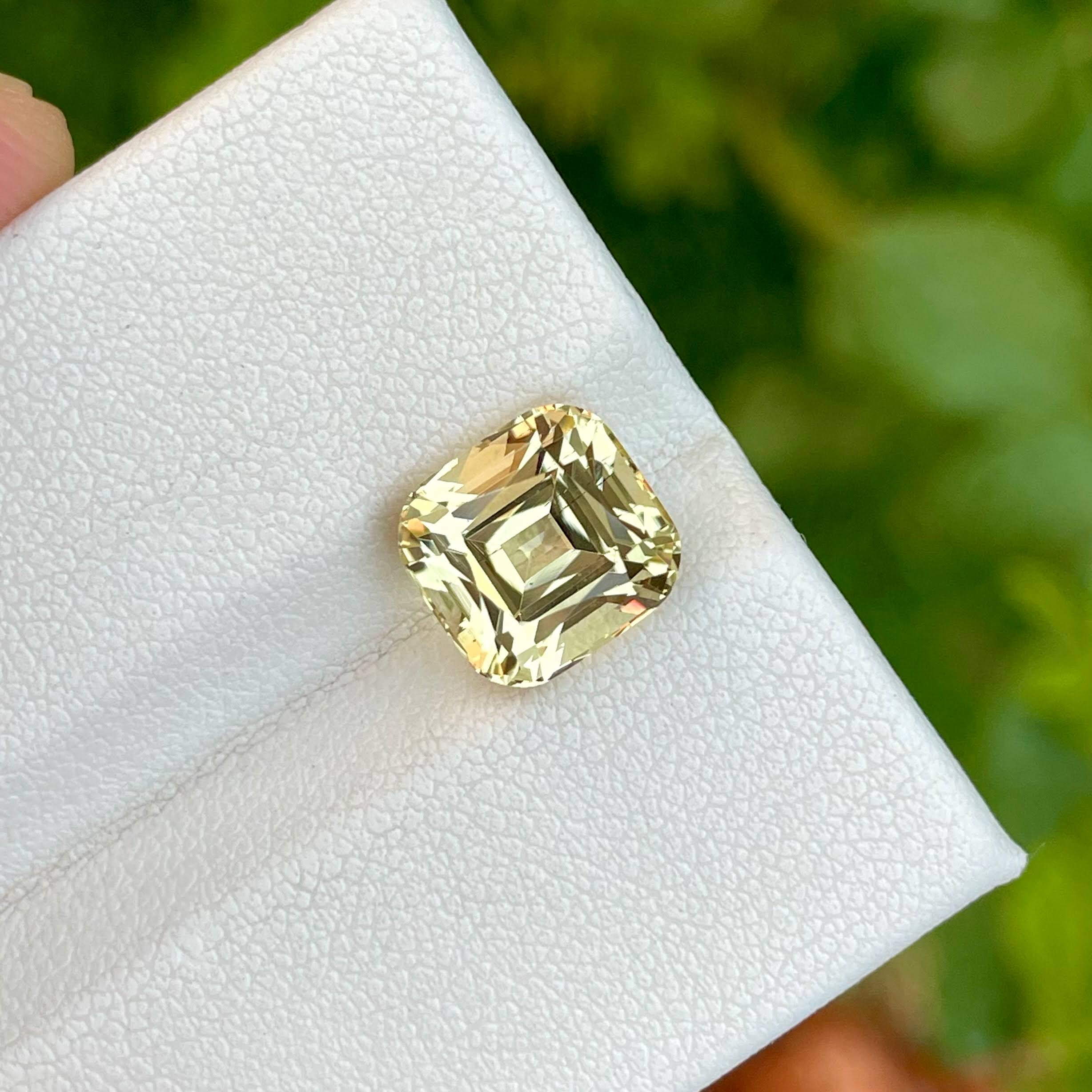 3.90 Carats Yellow Scapolite Stone