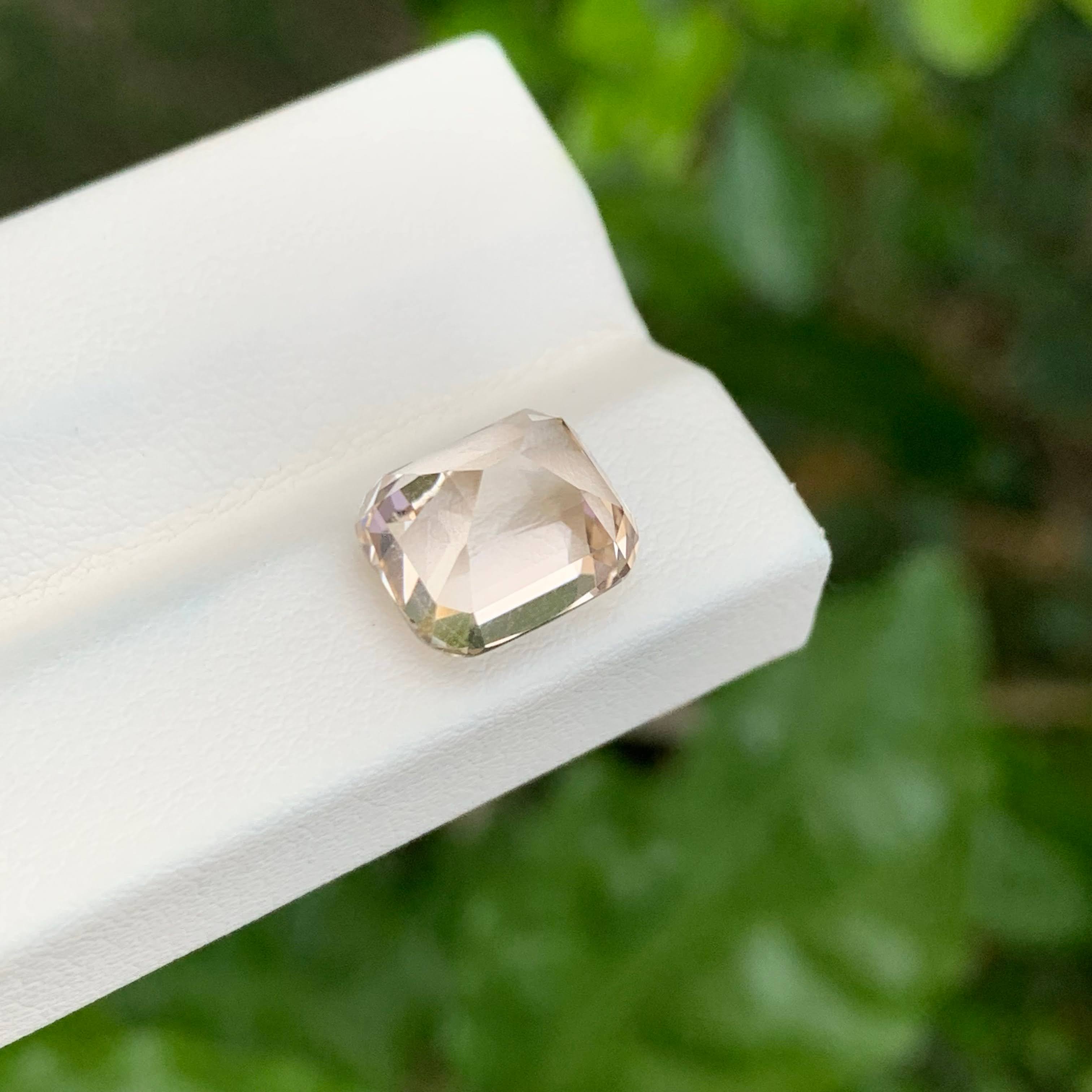 5.70 Carats Natural Topaz Gemstone