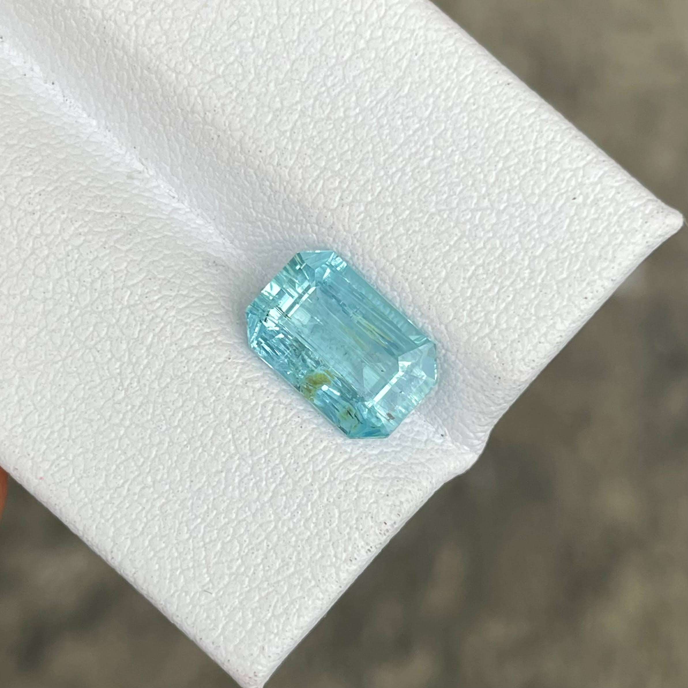 1.92 Carats Blue Aquamarine Gemstone