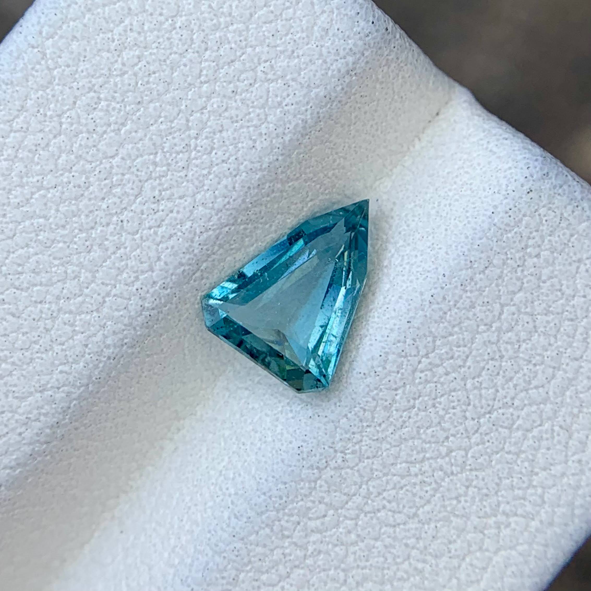 1.02 Ct Intense Blue Aquamarine Trilliant