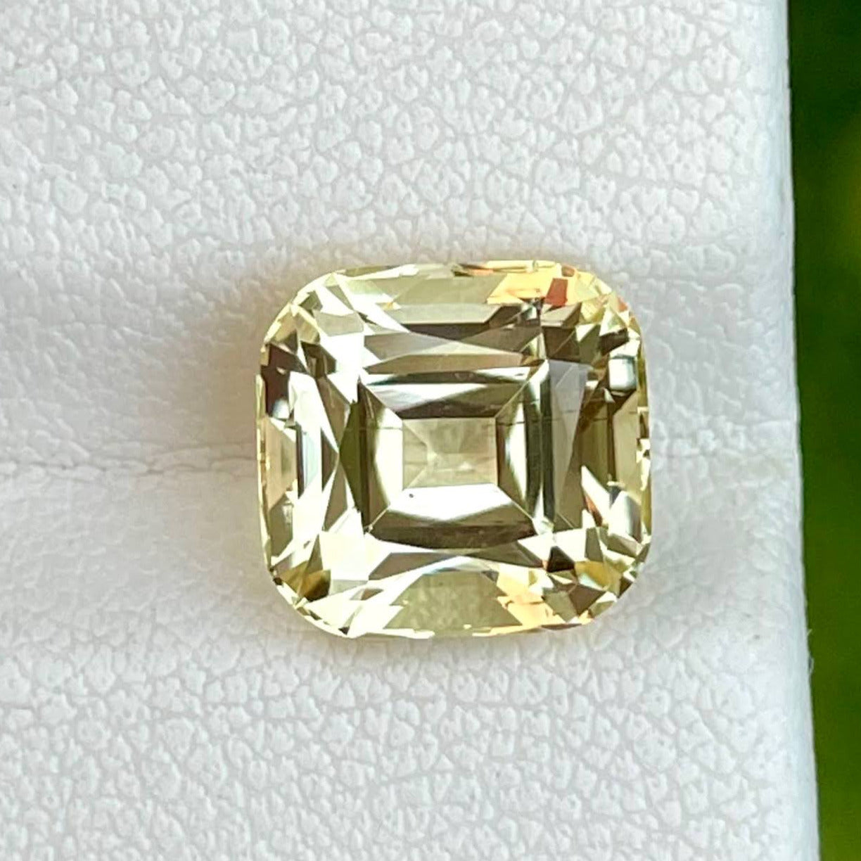 3.90 Carats Yellow Scapolite Stone