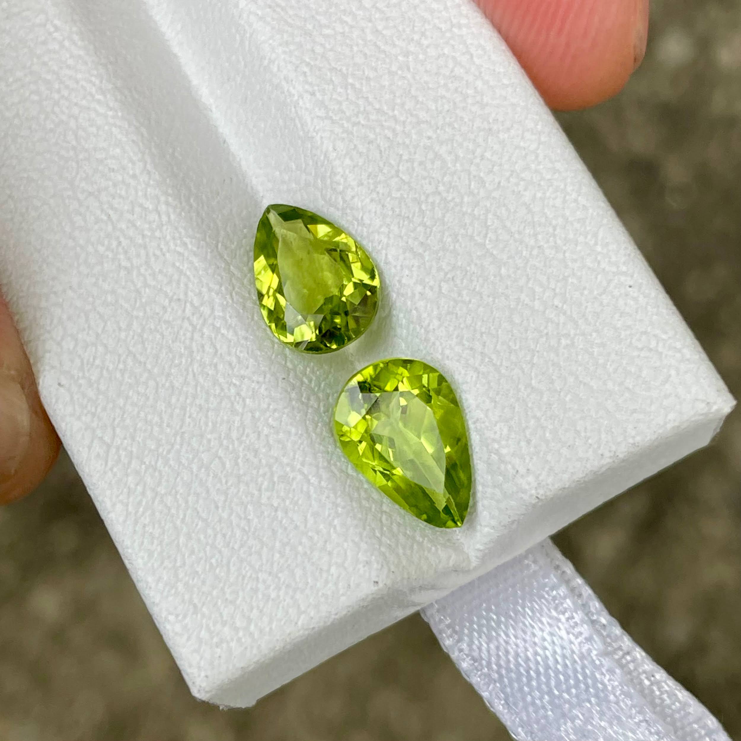 3.62 Carats Pear Shape Peridot Pair