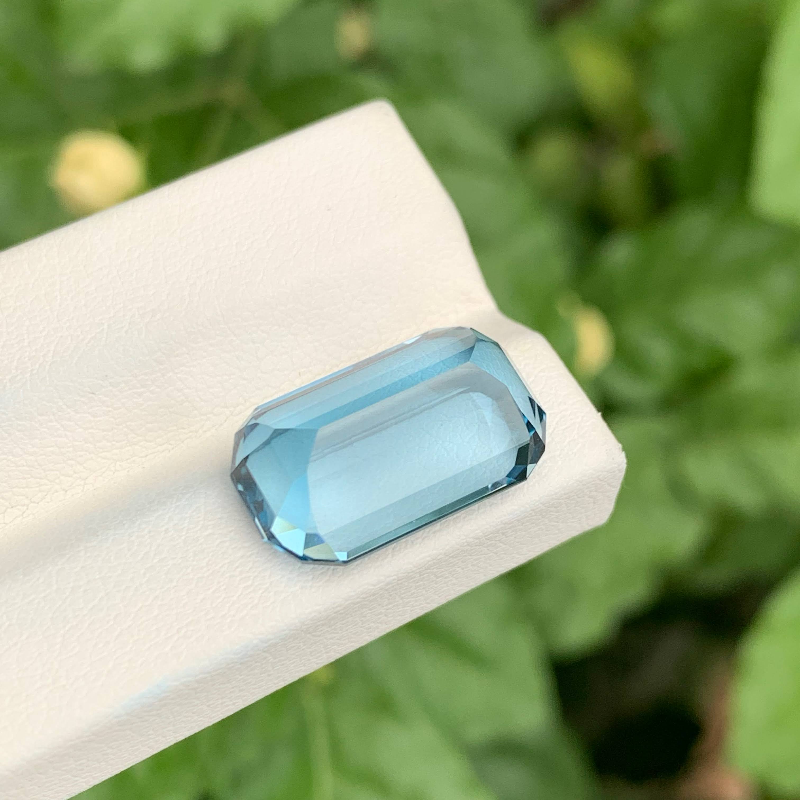 14.10 Carats London Blue Custom Topaz