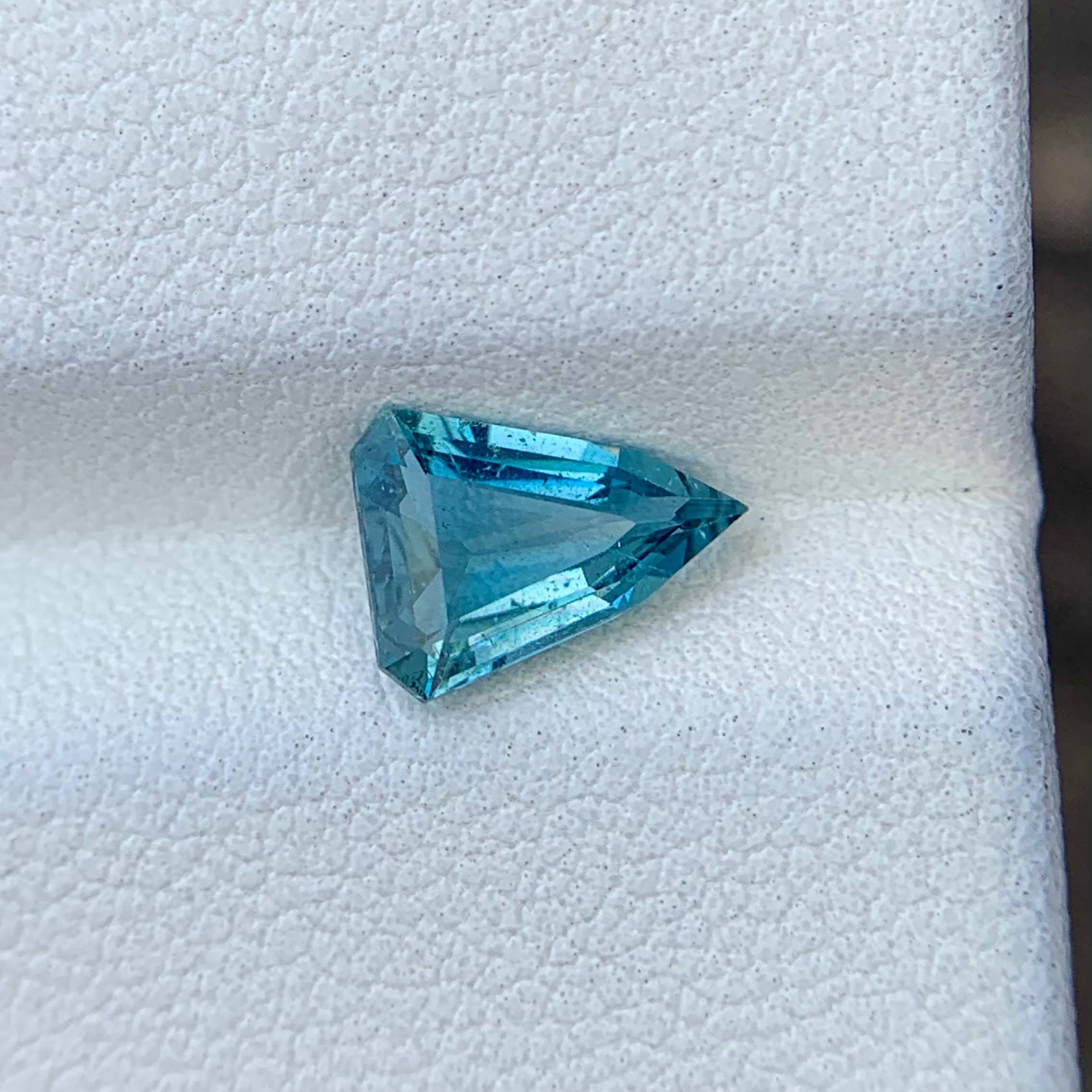 1.02 Ct Intense Blue Aquamarine Trilliant