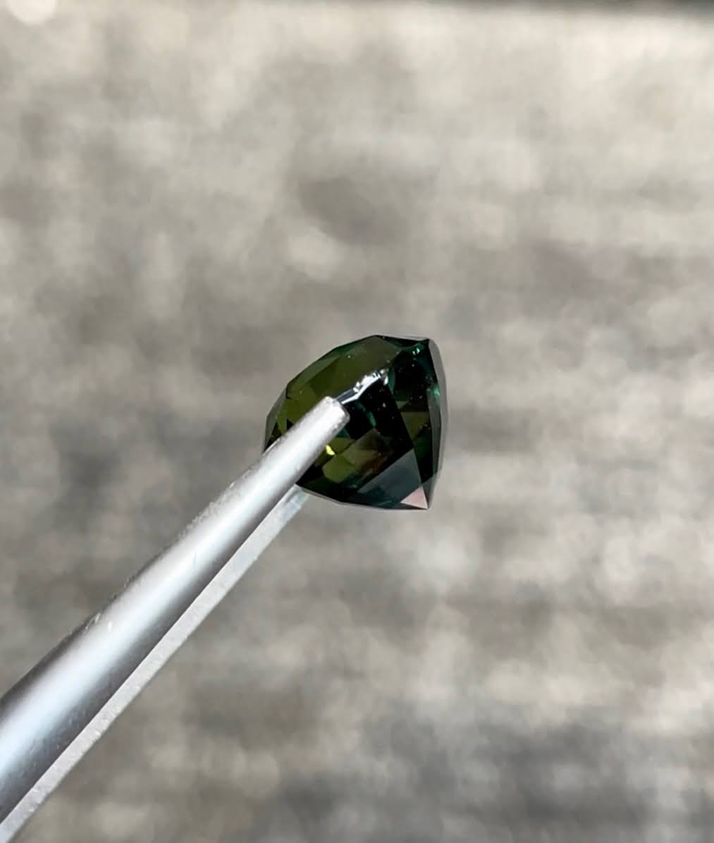 5.94 Carats Certified Parti Sapphire