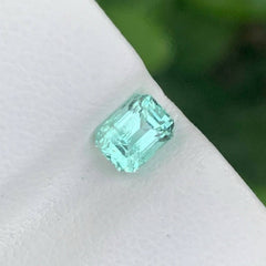 0.80 Carats Emerald Faceted Gemstone