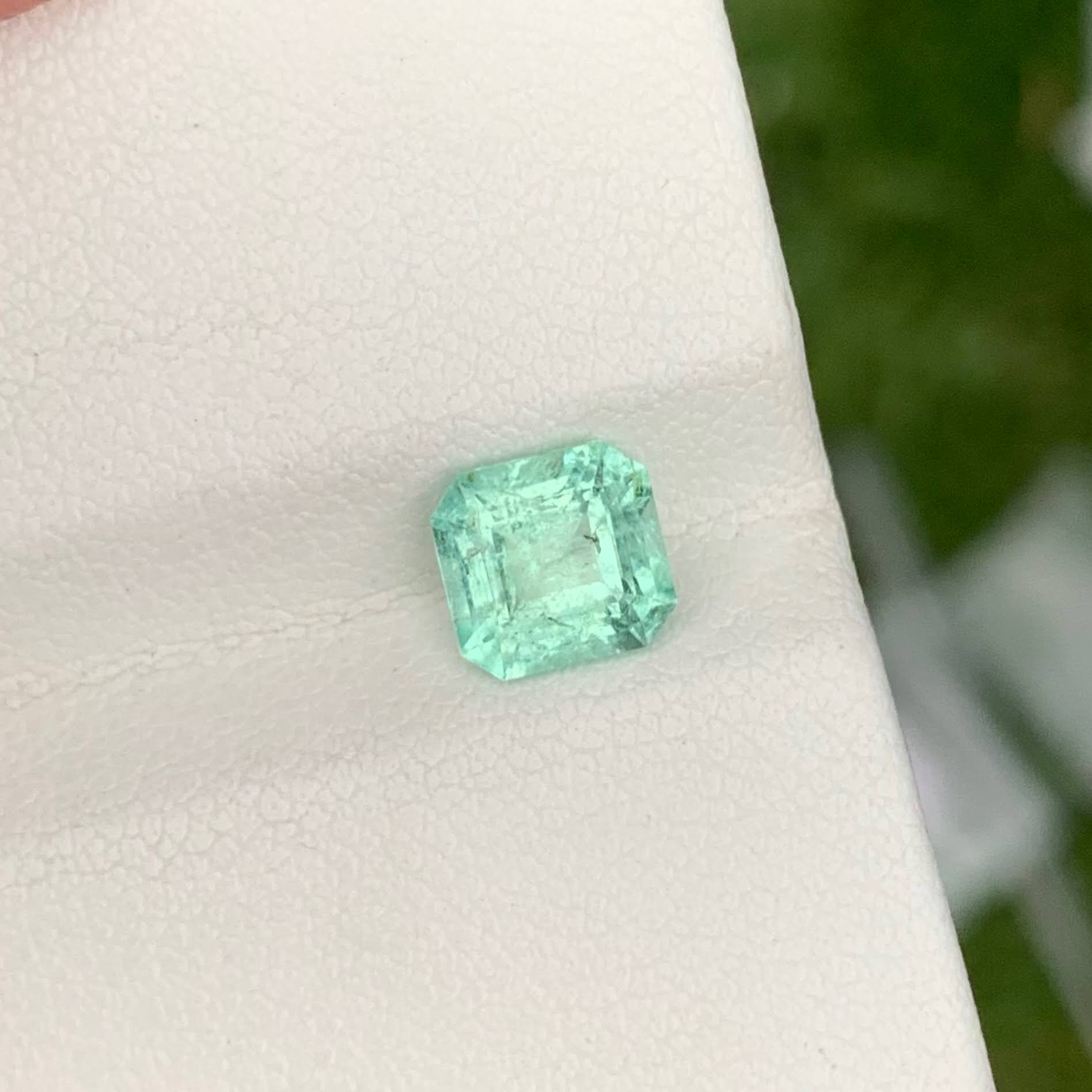 1.35 Carats Emerald Faceted Gemstone